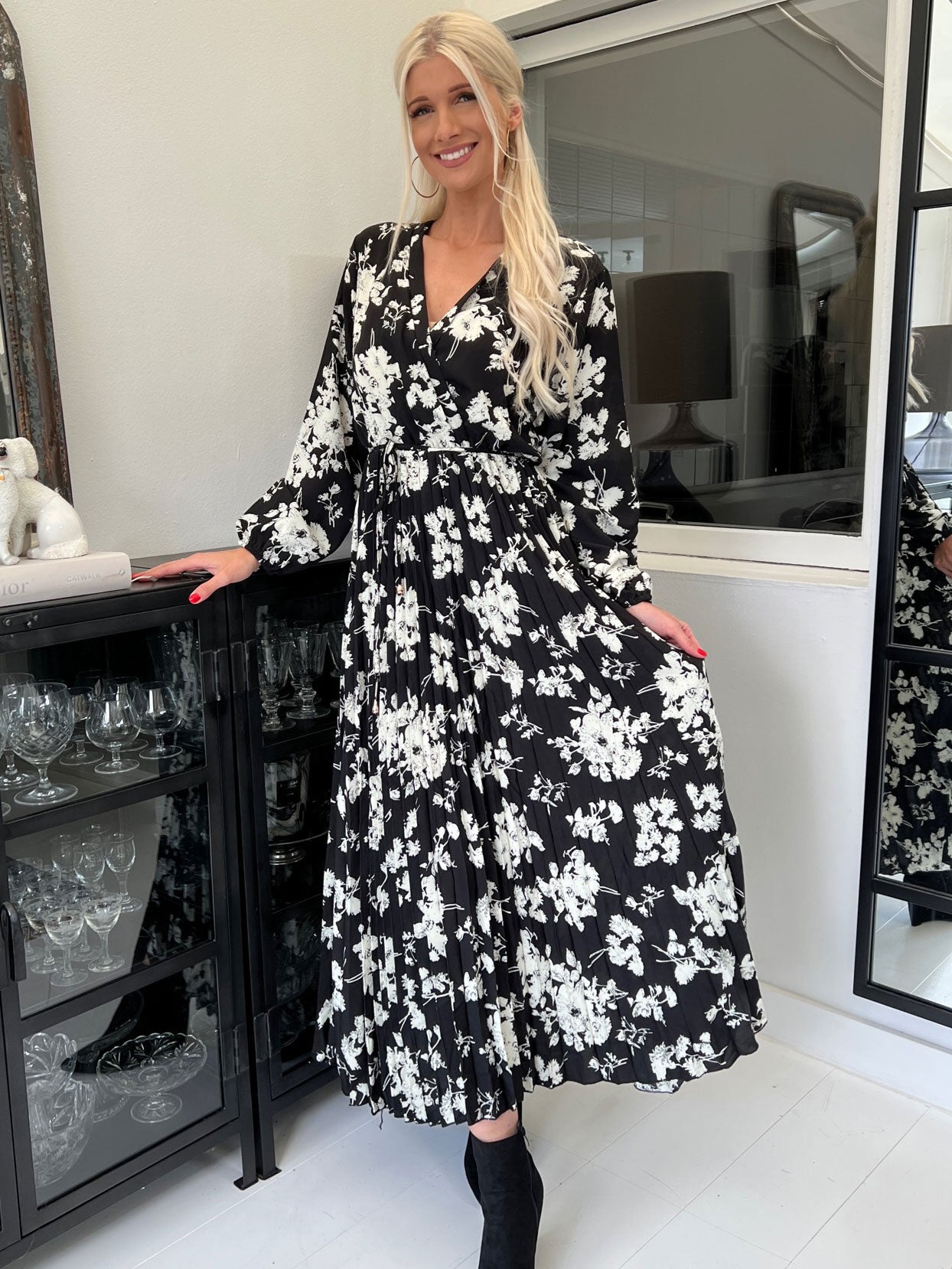 Marcella - Lang kjole med plisseret skørt