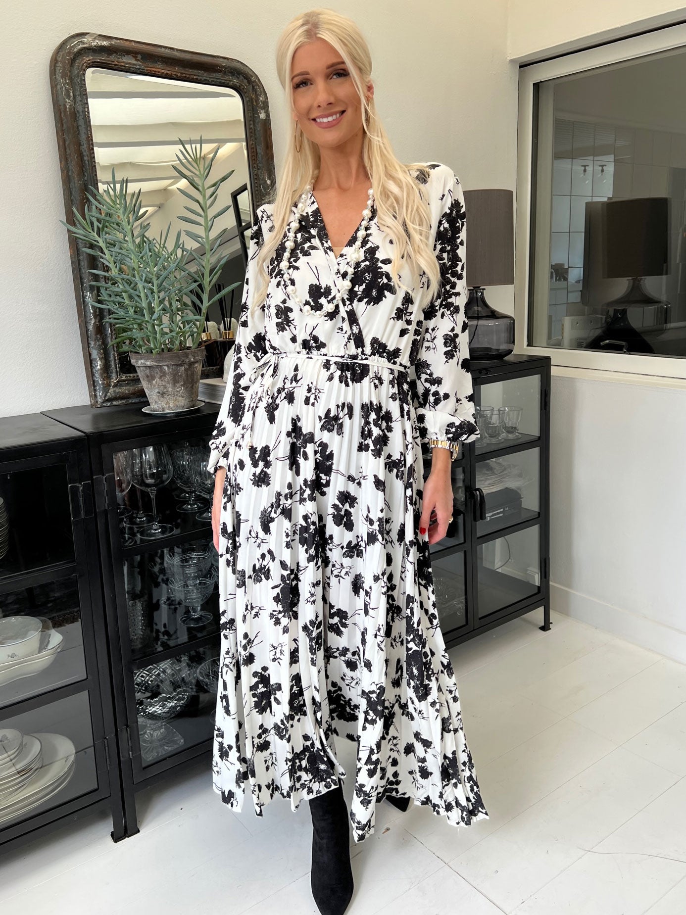 Marcella - Lang kjole med plisseret skørt