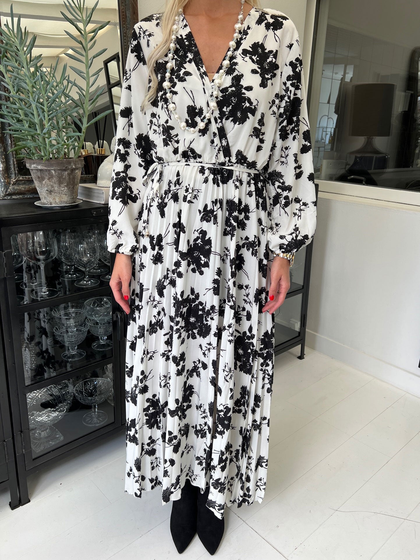 Marcella - Lang kjole med plisseret skørt