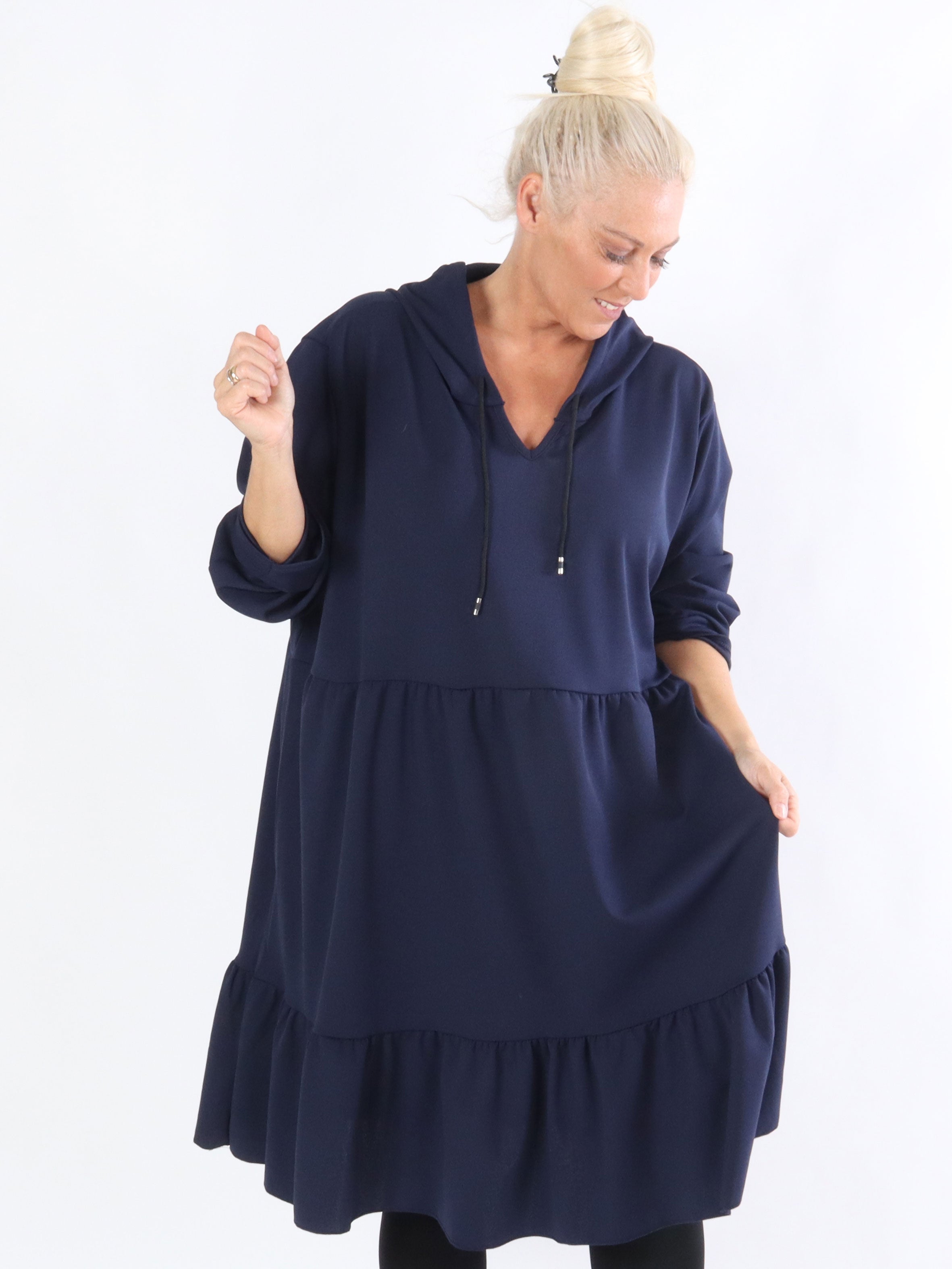 Marianna - Hoodie kjole med lag på lag look