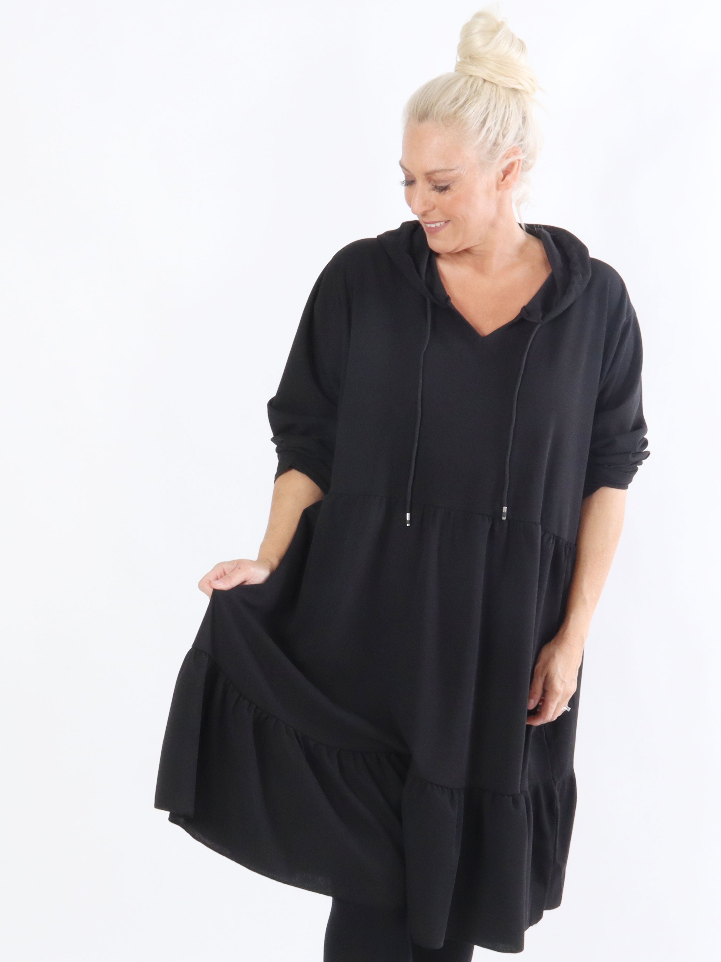 Marianna - Hoodie kjole med lag på lag look