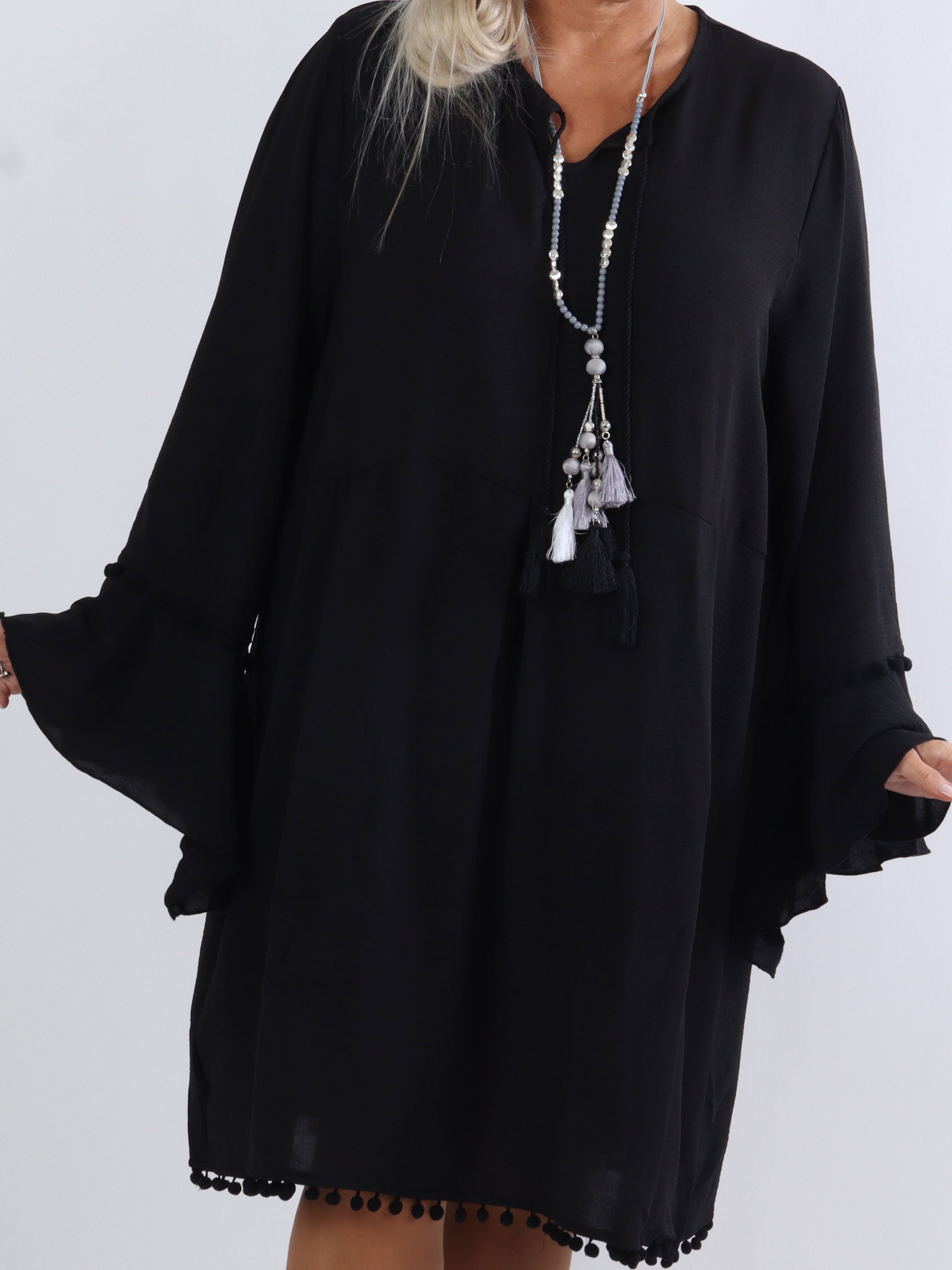 Matilda - Fin plus size kjole med pompoms