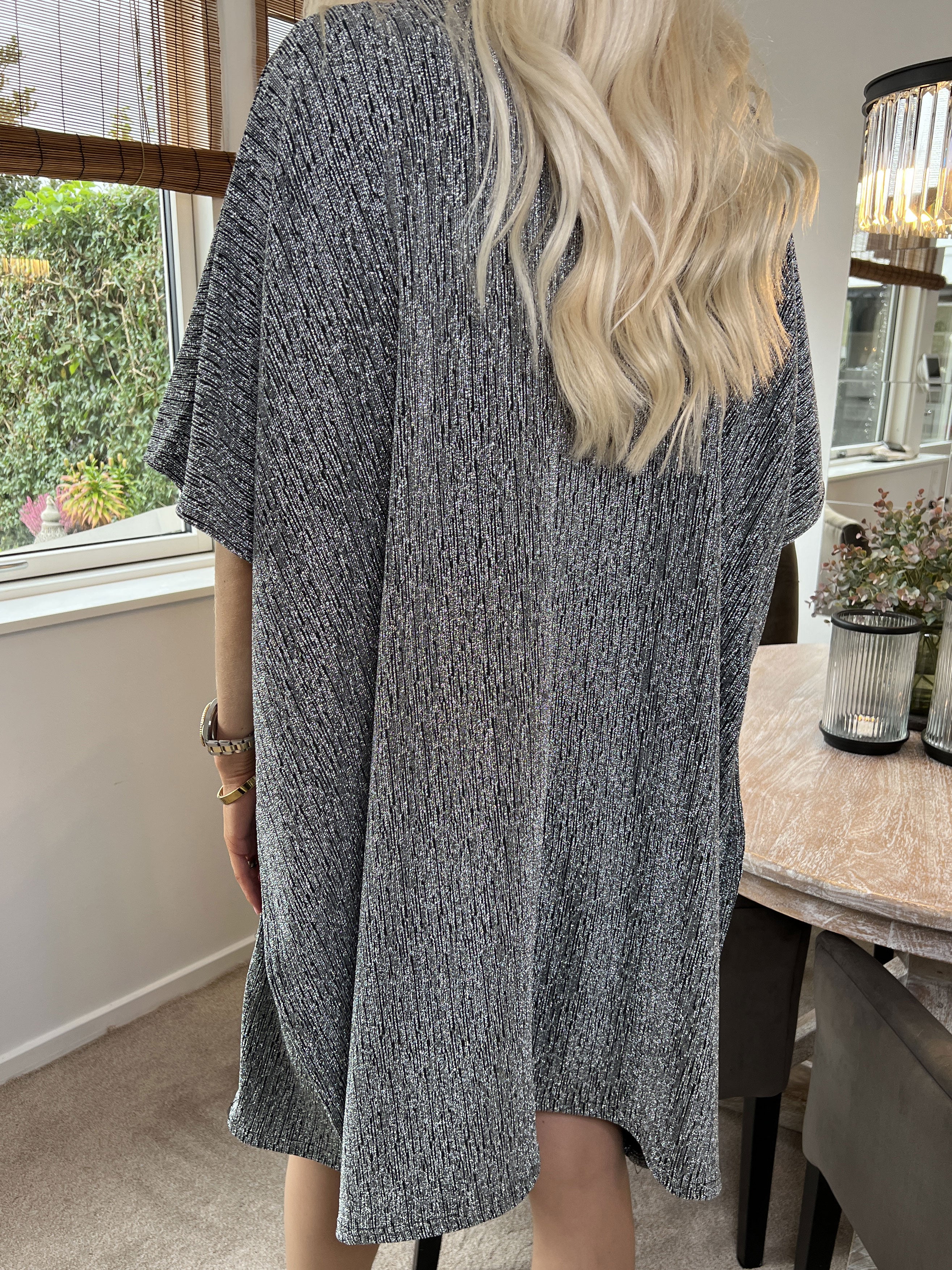 Mayte - Fin glimmerkjole med lynlås