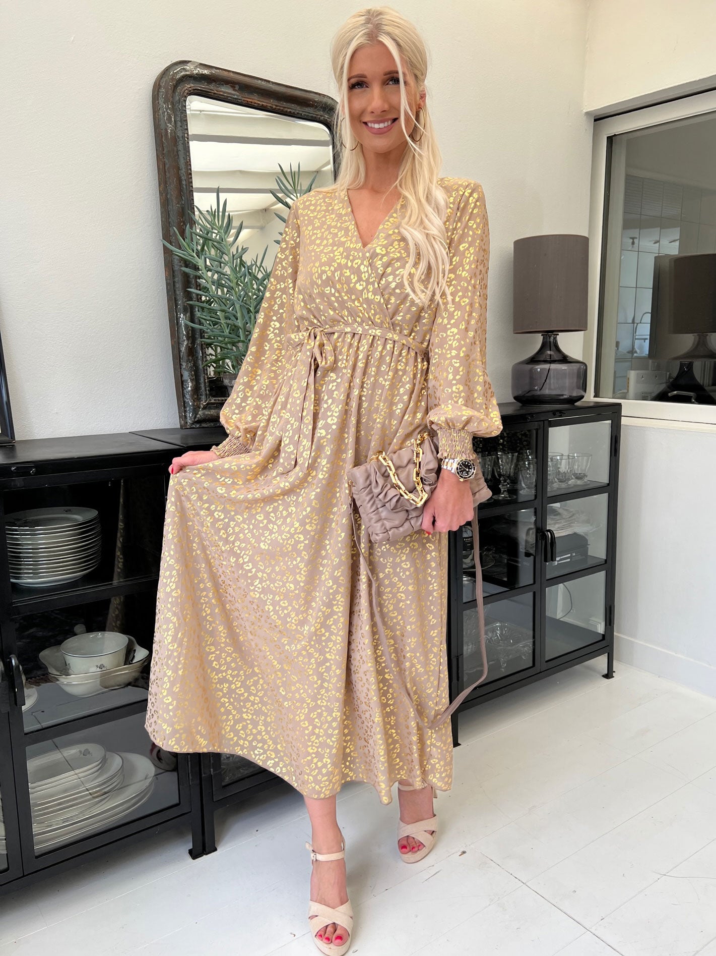 Melisse - Kjole med leopardprint og elastik under brystet