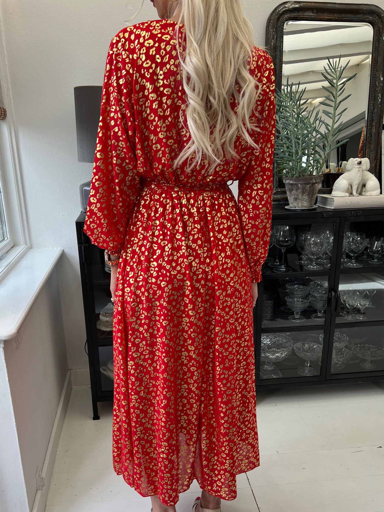 Melisse - Kjole med leopardprint og elastik under brystet