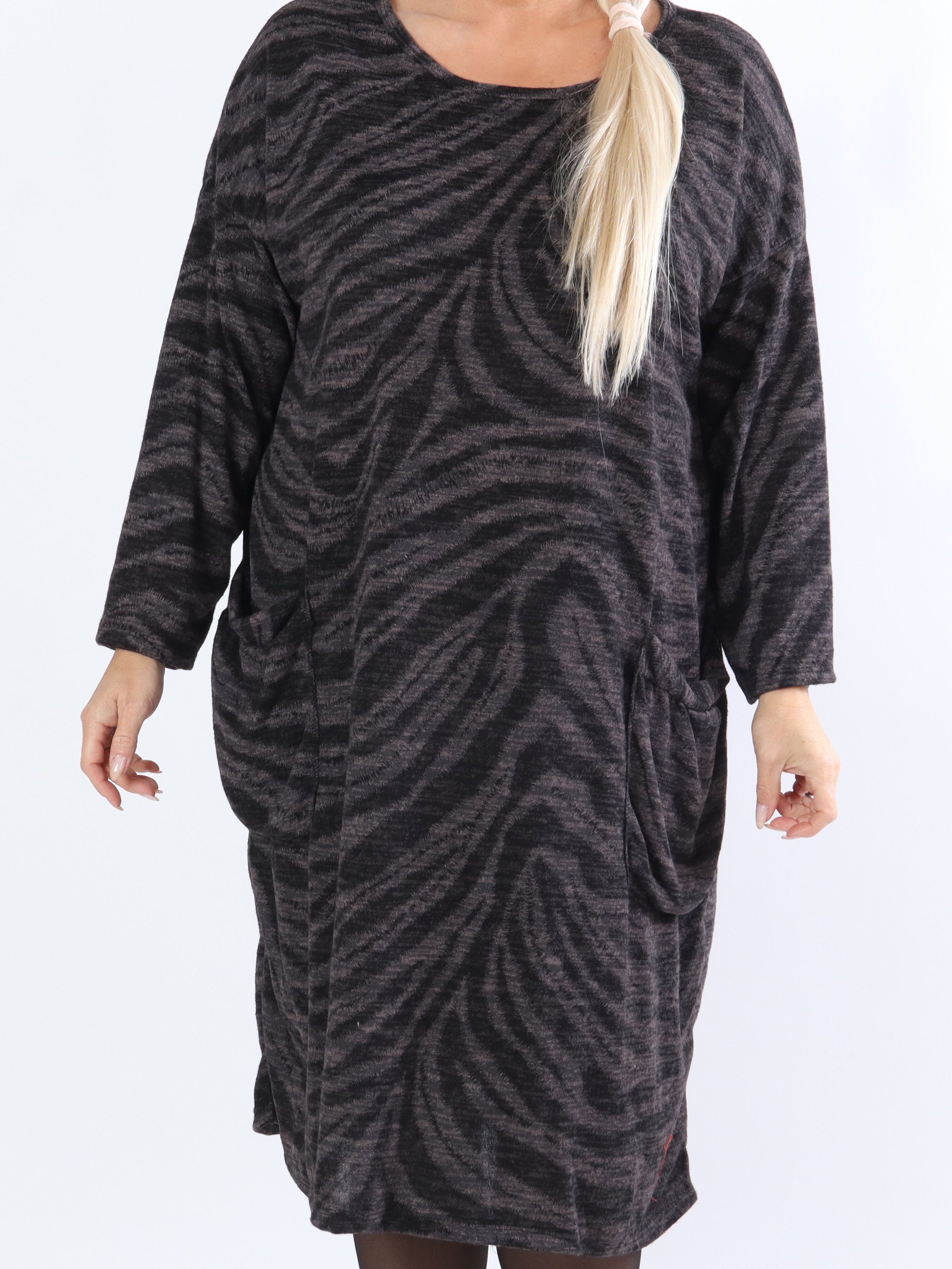 Merina - Plus size kjole med lommer