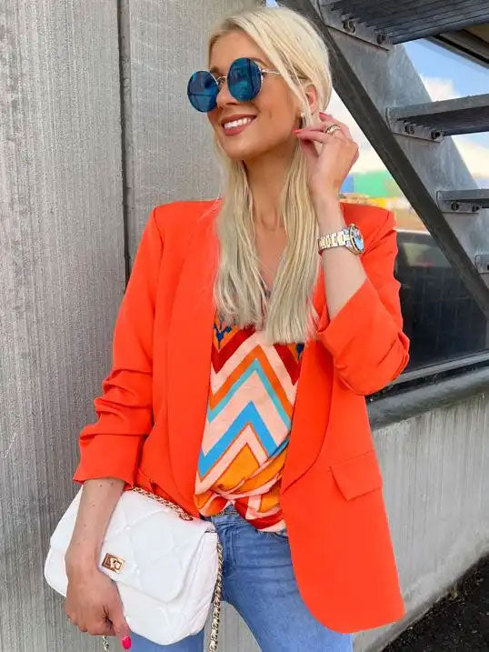 Mila - Stilren blazer med rynk på ærmet