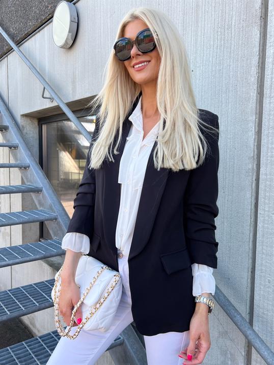 Mila - Stilren blazer med rynk på ærmet