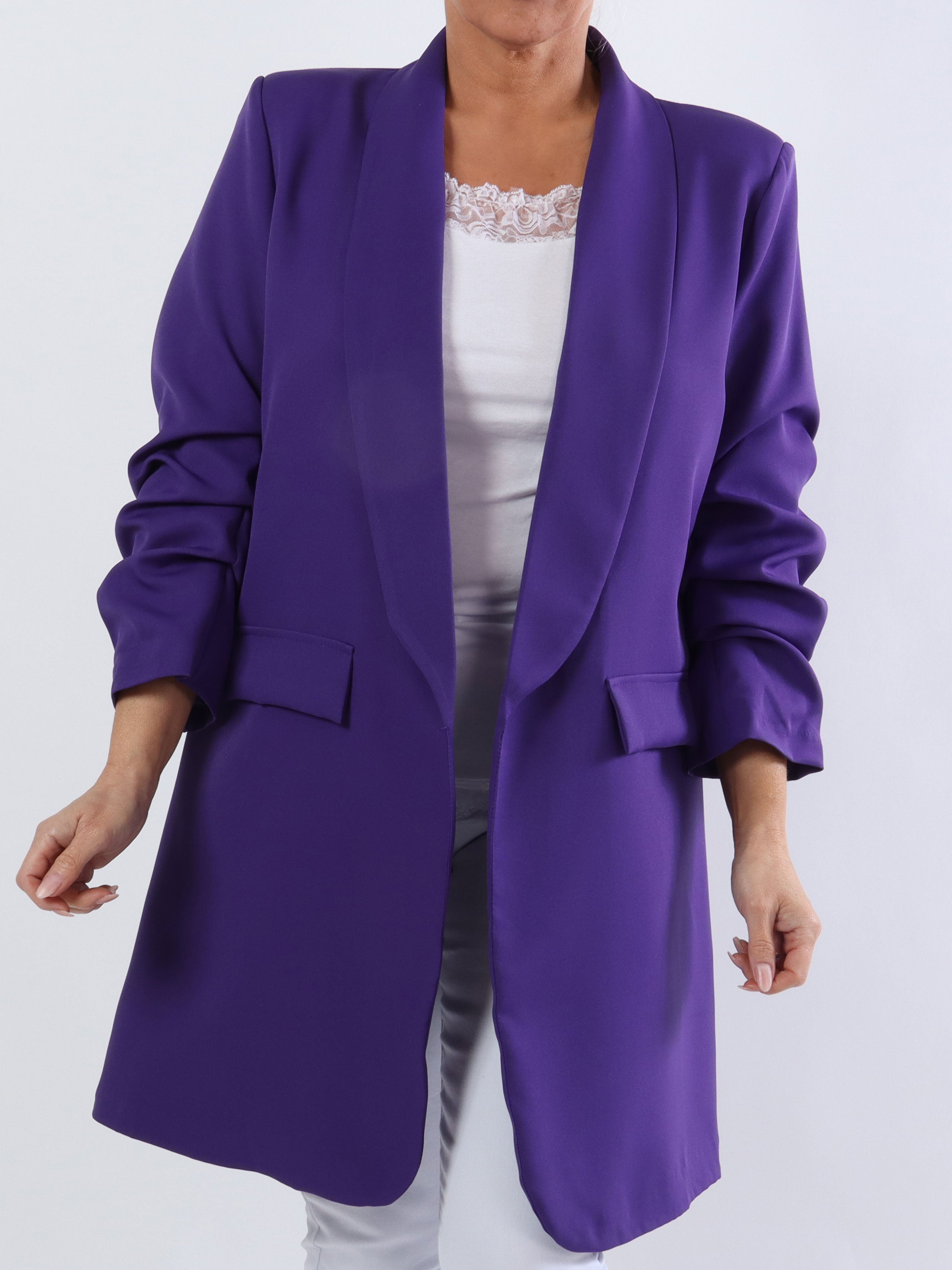 Mila Long - Stilren blazer med rynk på ærmet