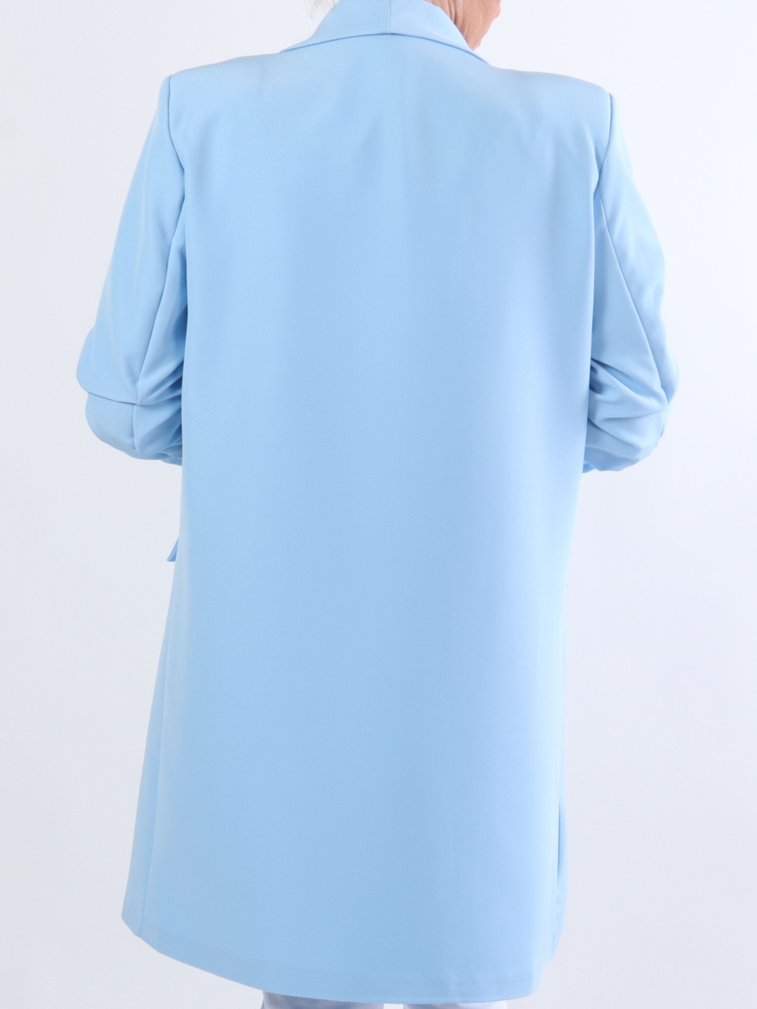 Mila Long - Stilren blazer med rynk på ærmet