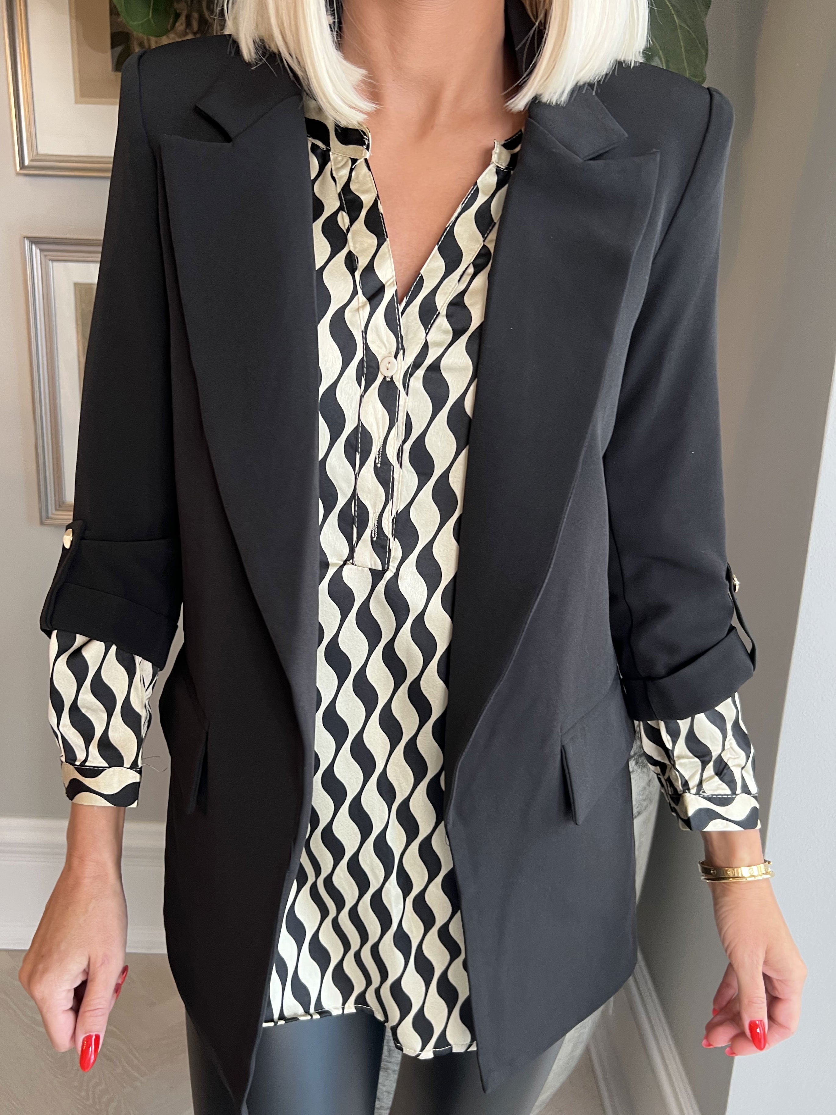 Mindy - Ensfarvet blazer med 3/4 ærmer