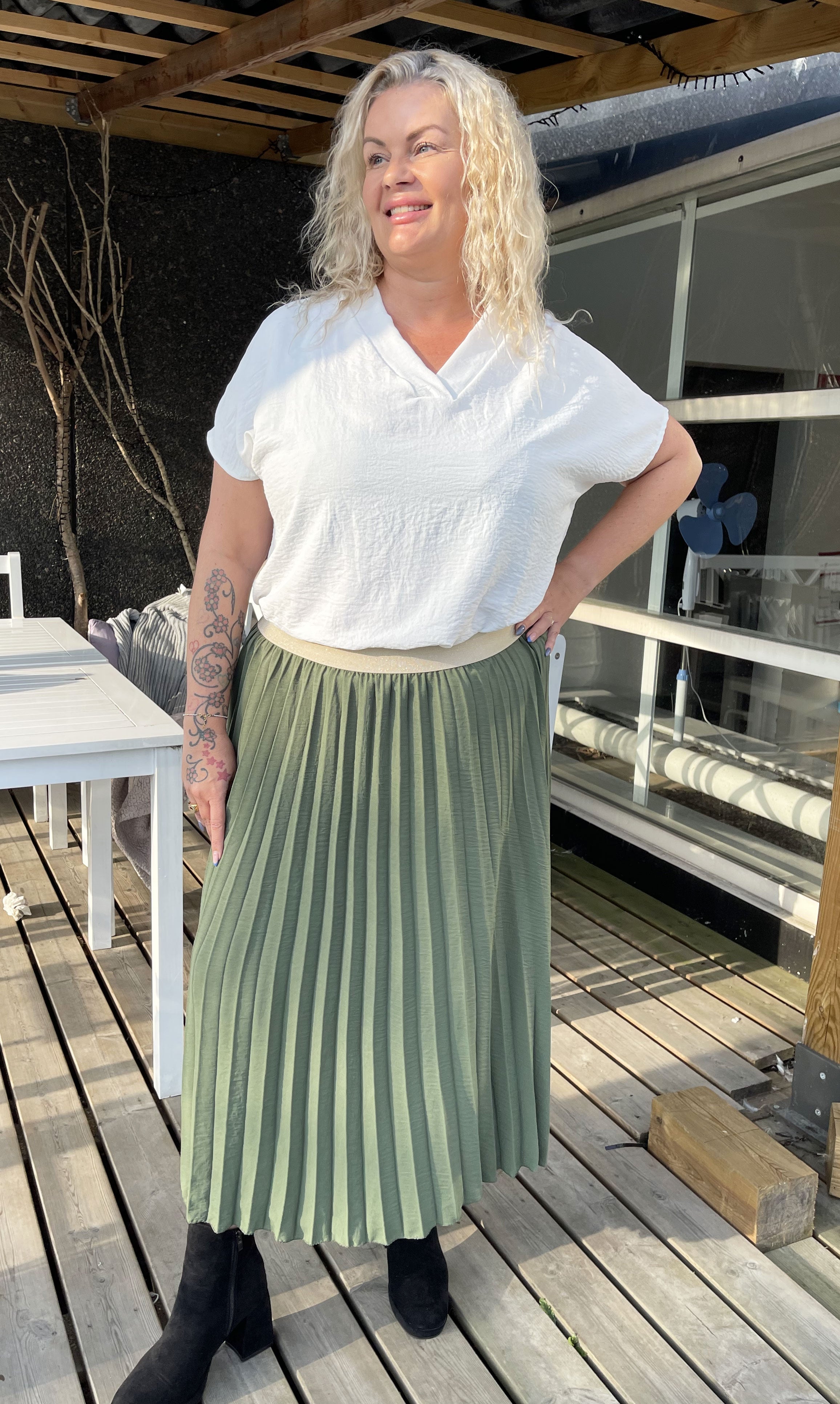 Mirjana - Lang plisseret plus size nederdel