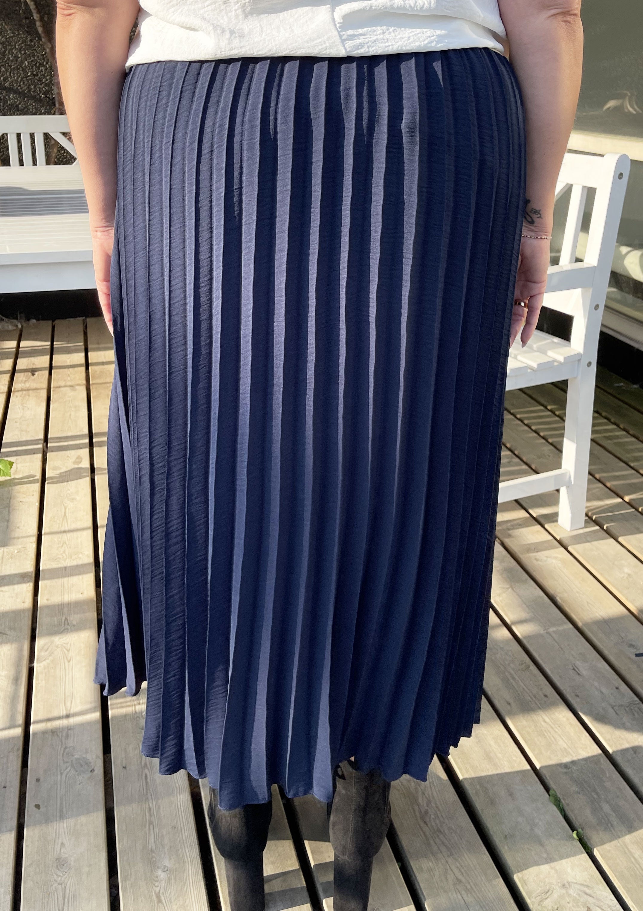 Mirjana - Lang plisseret plus size nederdel