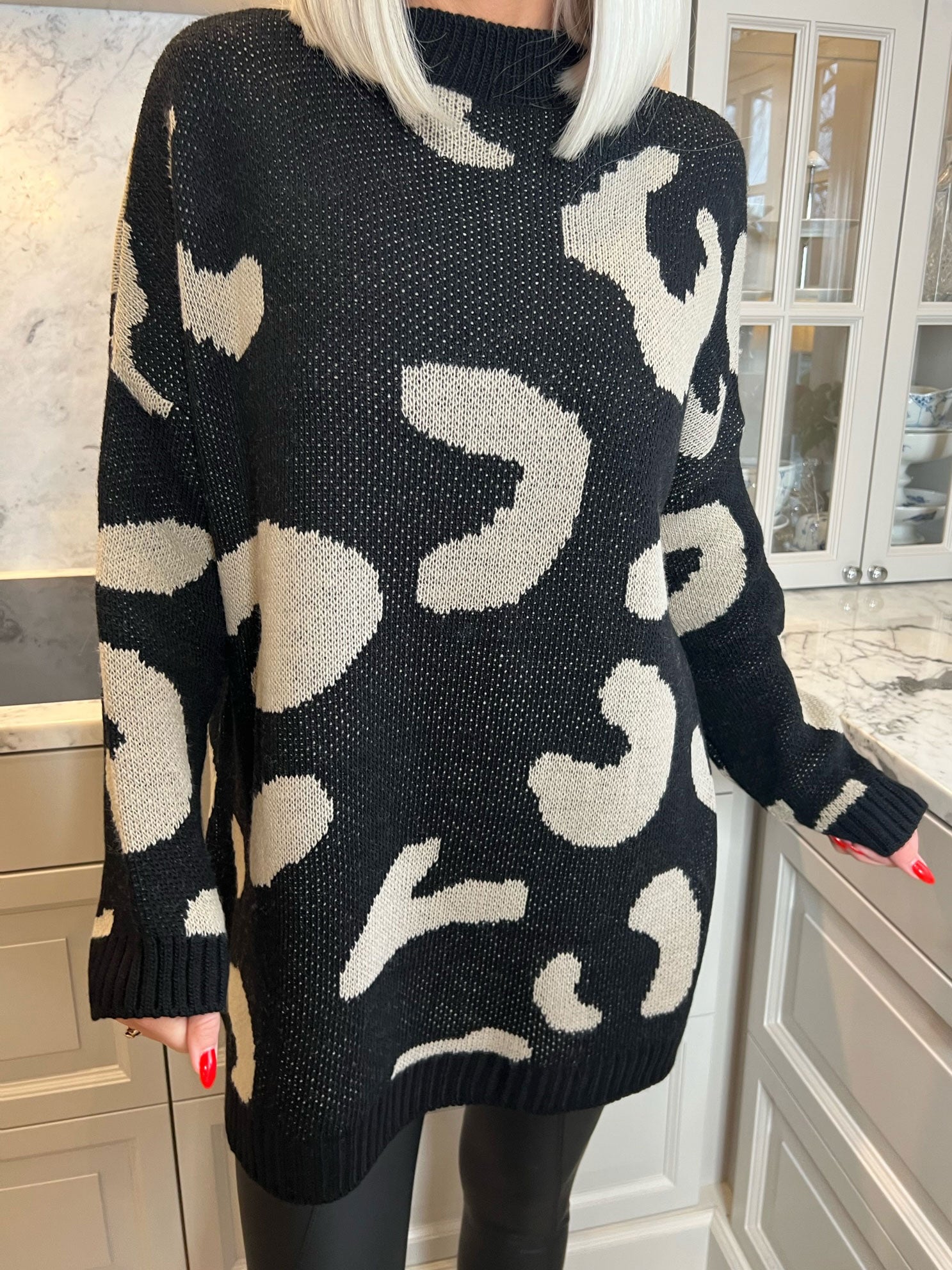 Missa - Strikbluse med stort leopardmønster