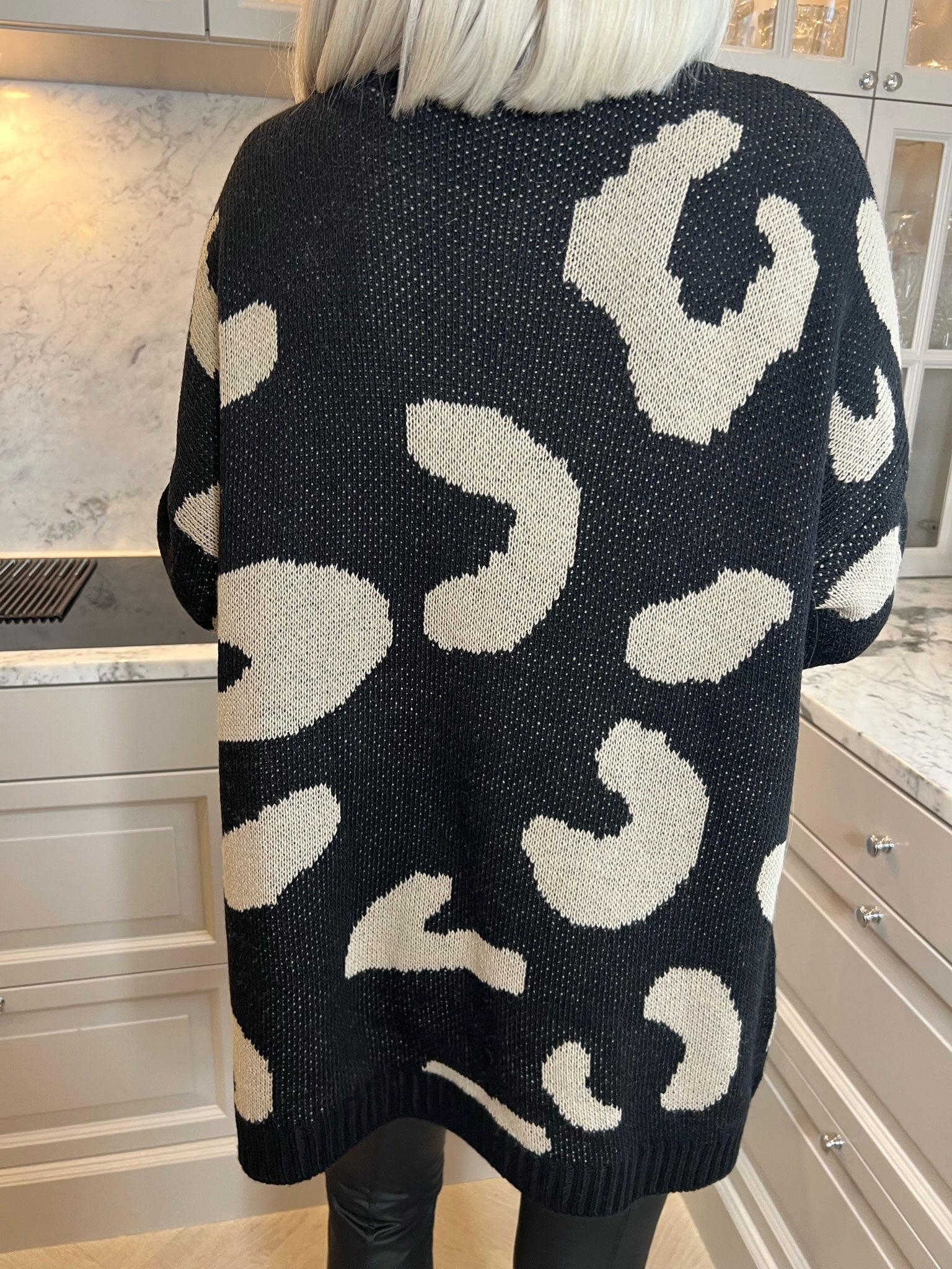 Missa - Strikbluse med stort leopardmønster