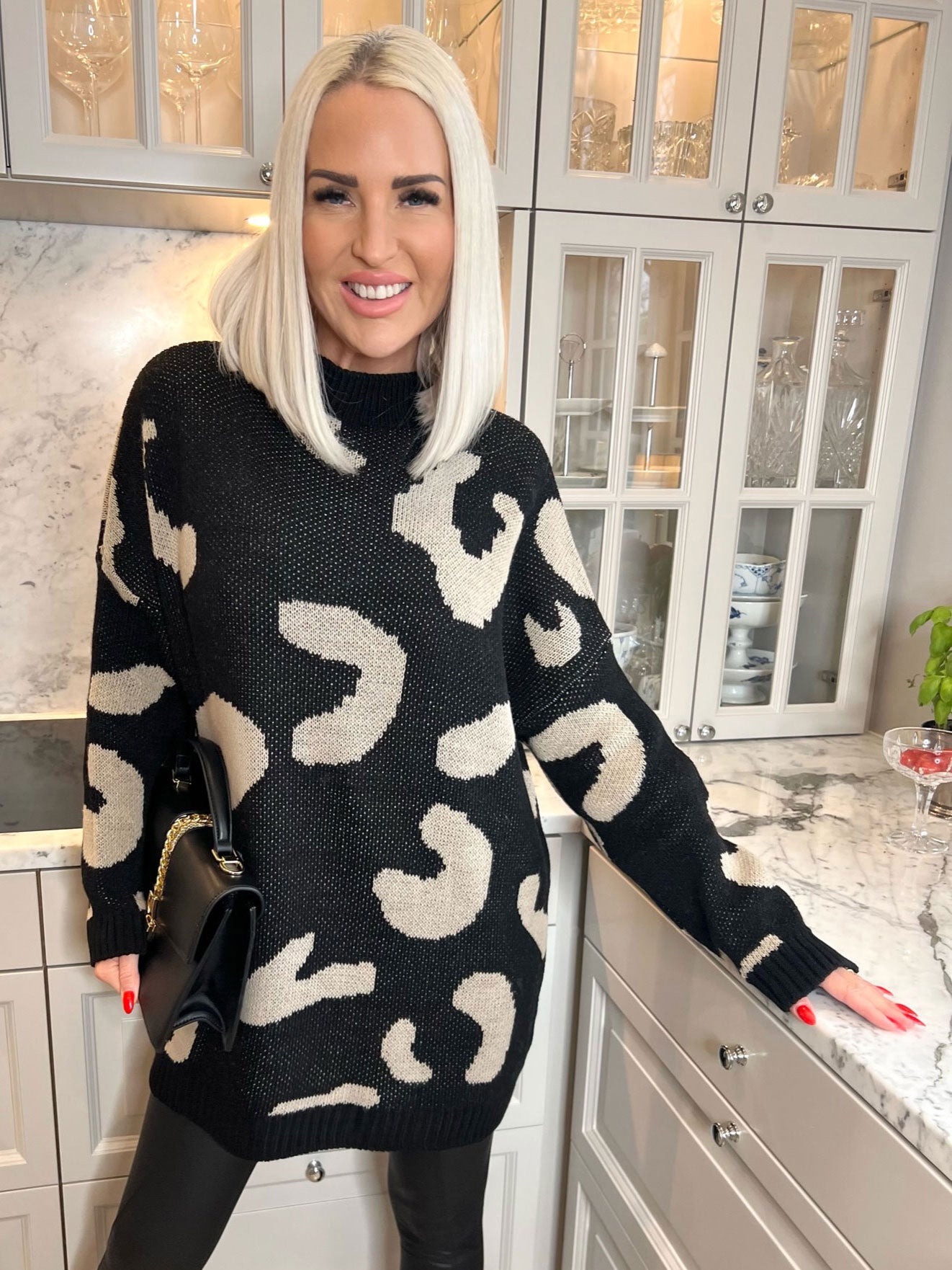 Missa - Strikbluse med stort leopardmønster