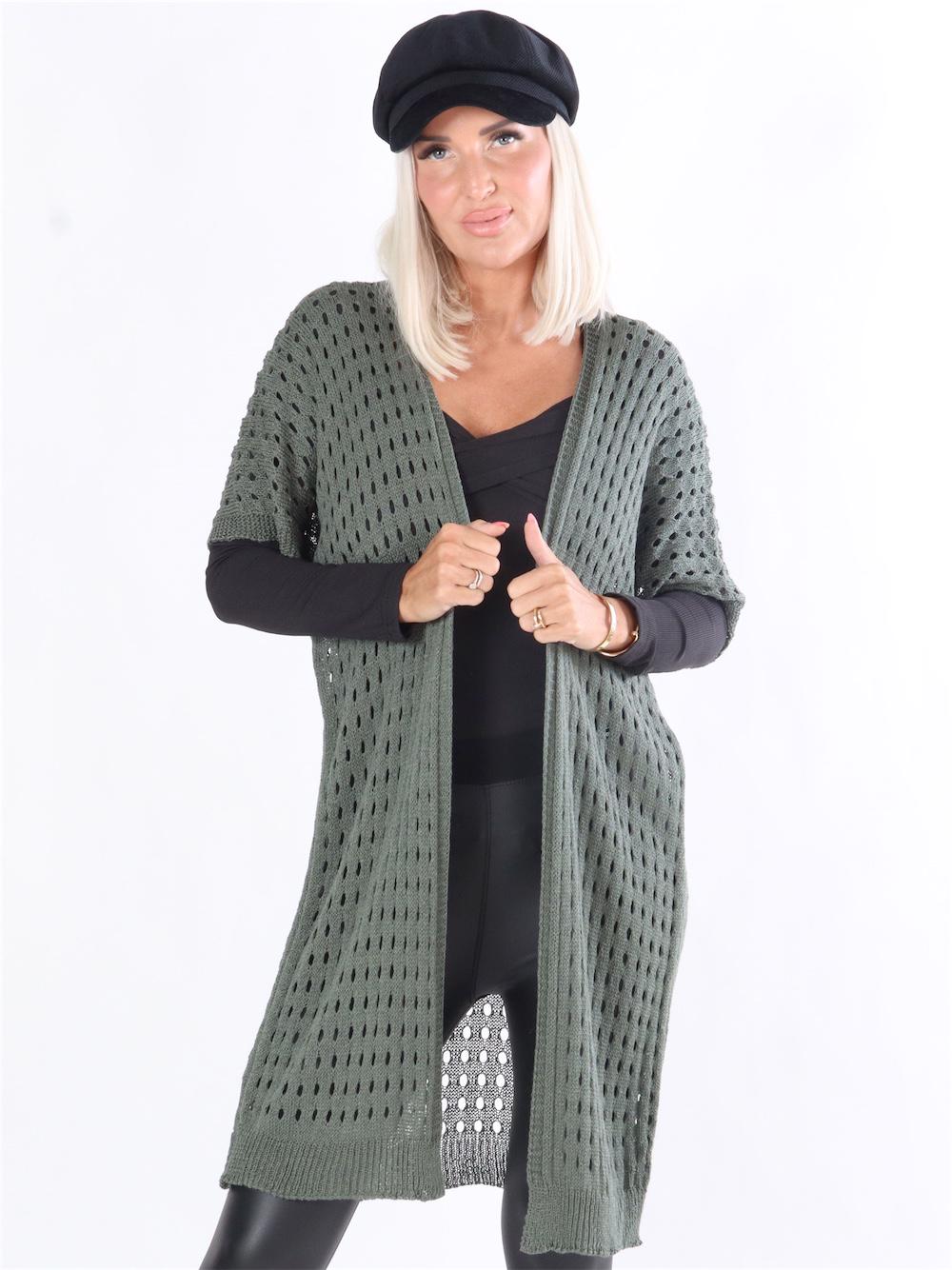 Moni - Armygrøn strikcardigan med hullet mønster og korte ærmer