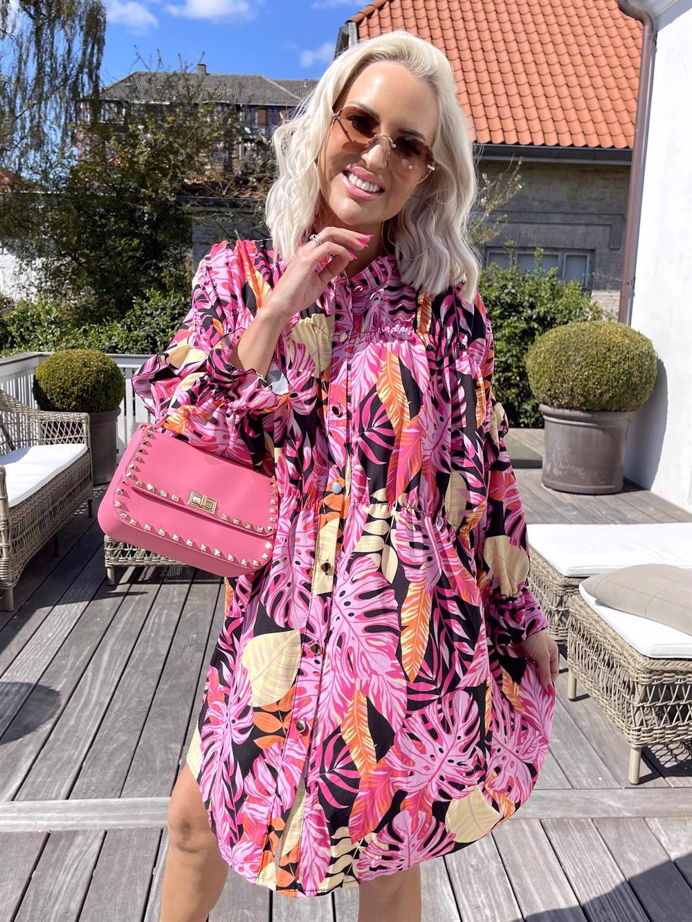 Monica Leaf - Bladmønstret tunikakjole med flæser