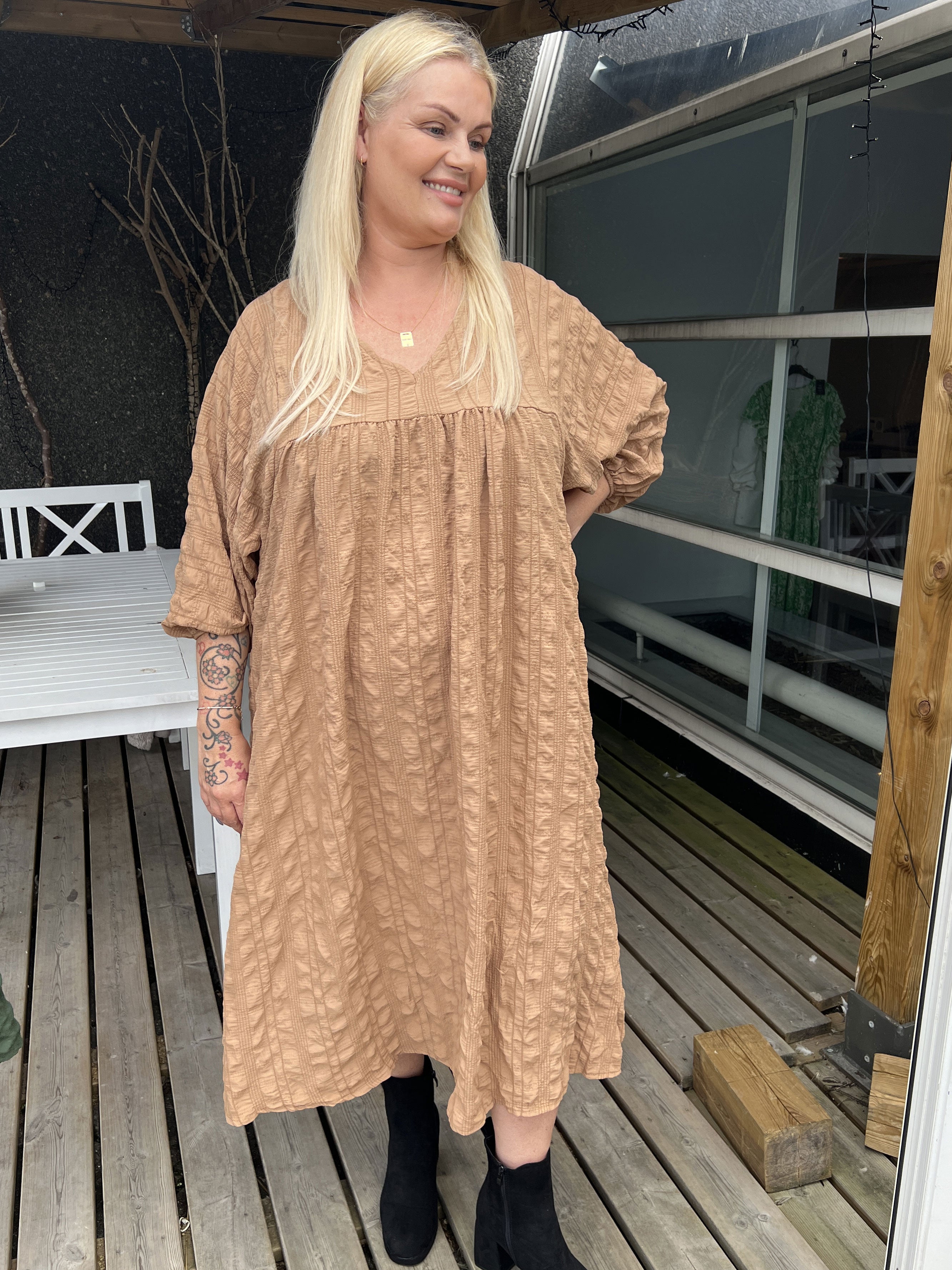 My - Sød plus size kjole i babydollfacon