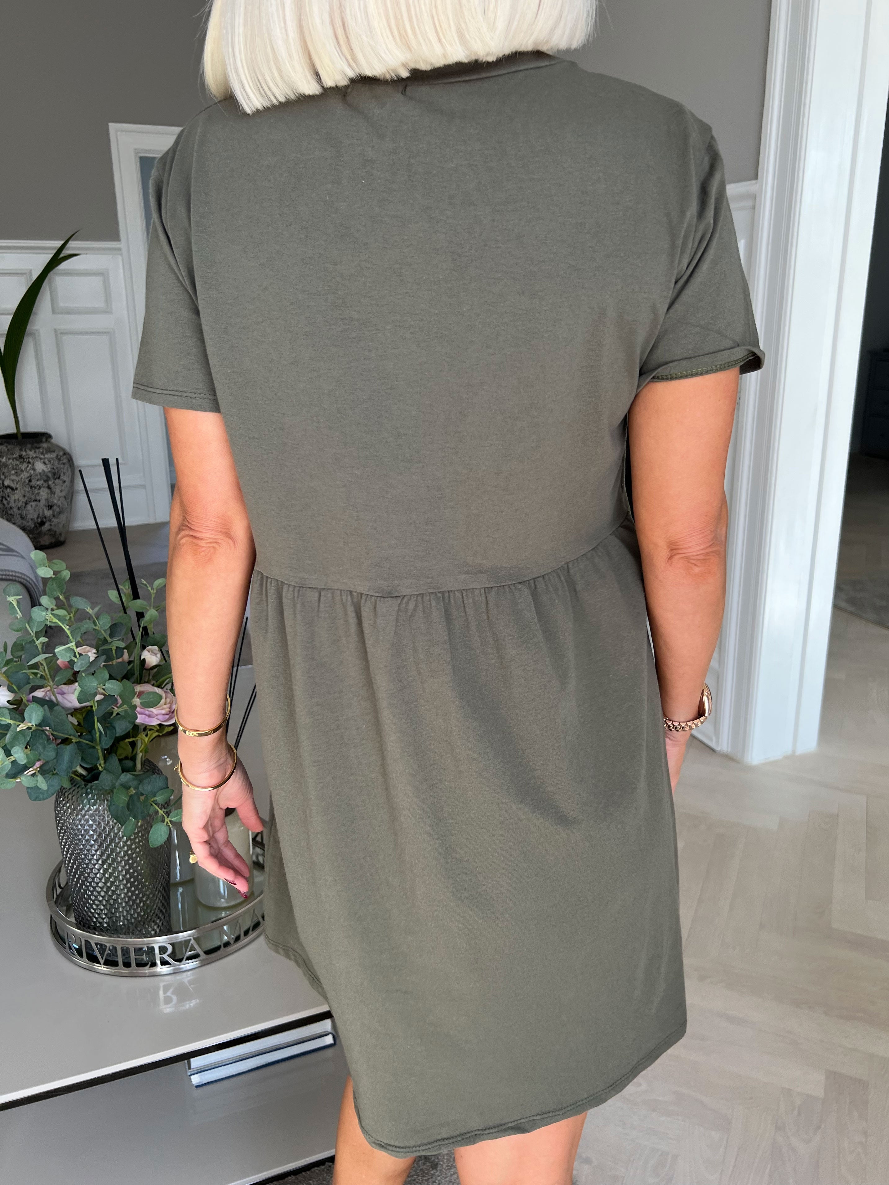 Mynte - Sød kjole i bomuld med 3D tryk