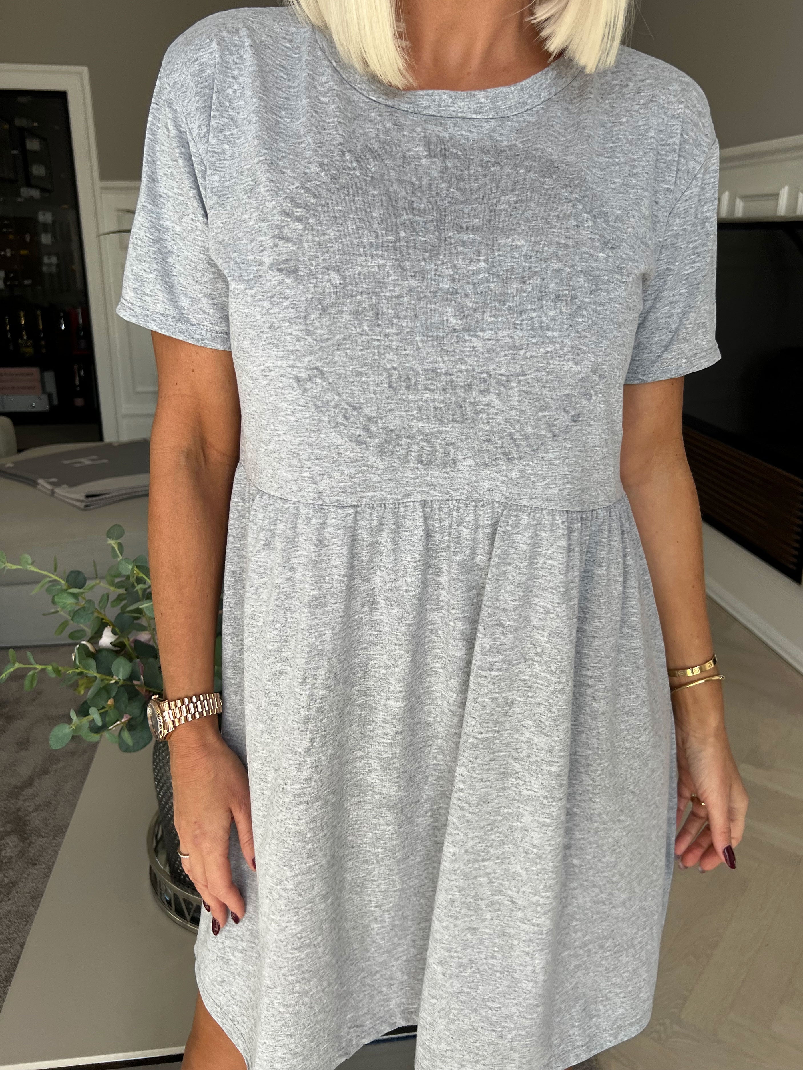 Mynte - Sød kjole i bomuld med 3D tryk