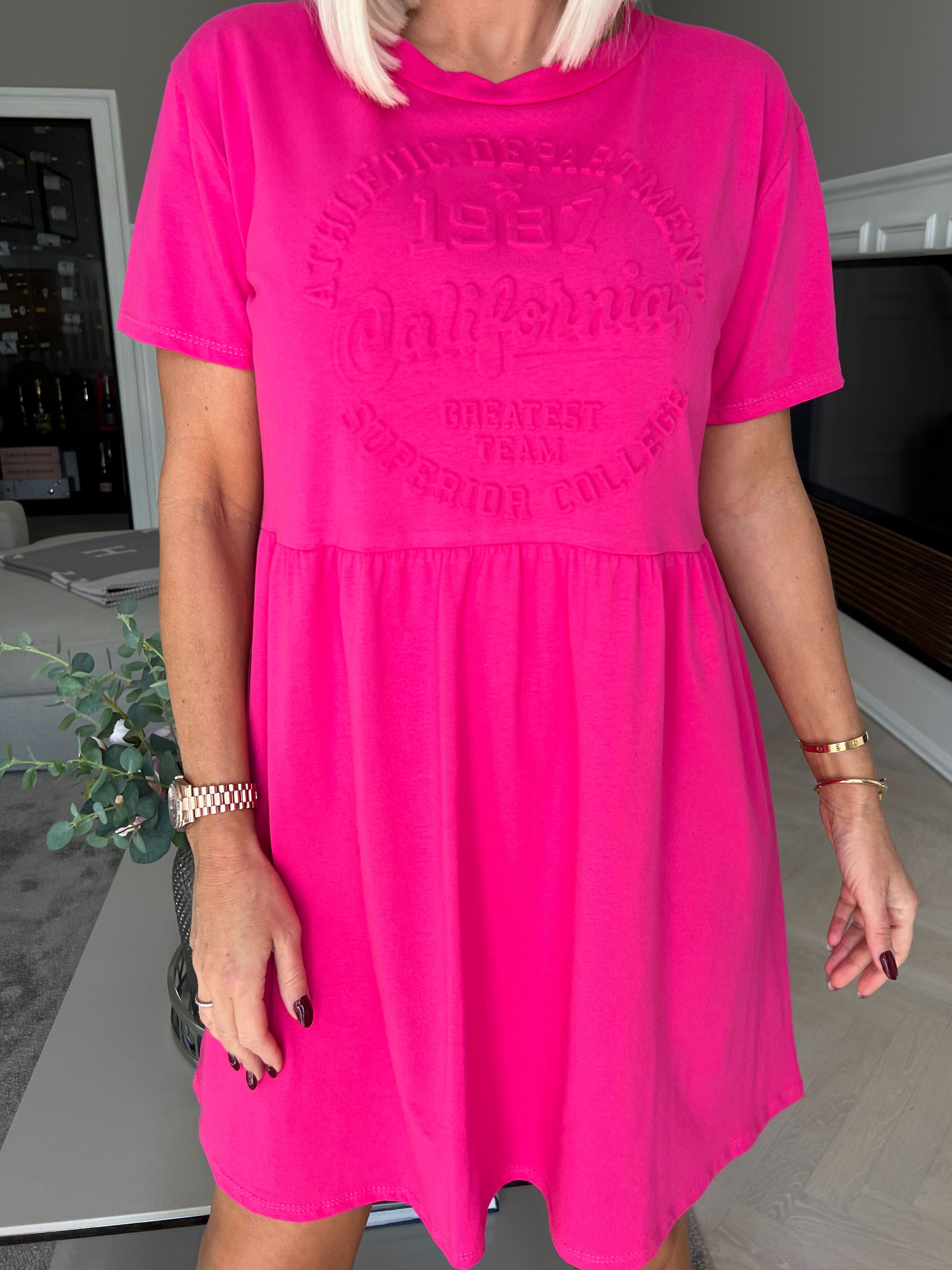 Mynte - Sød kjole i bomuld med 3D tryk