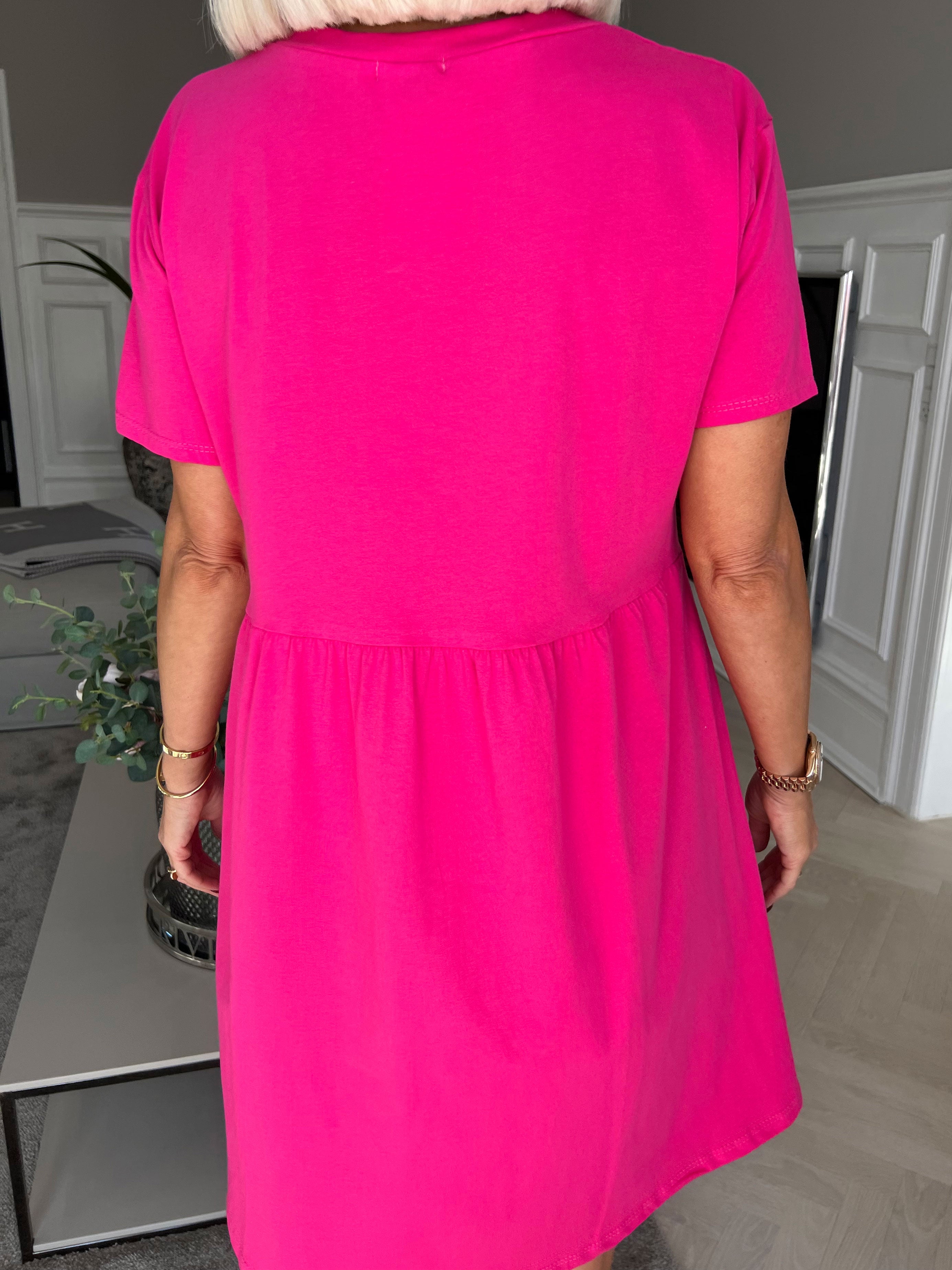 Mynte - Sød kjole i bomuld med 3D tryk