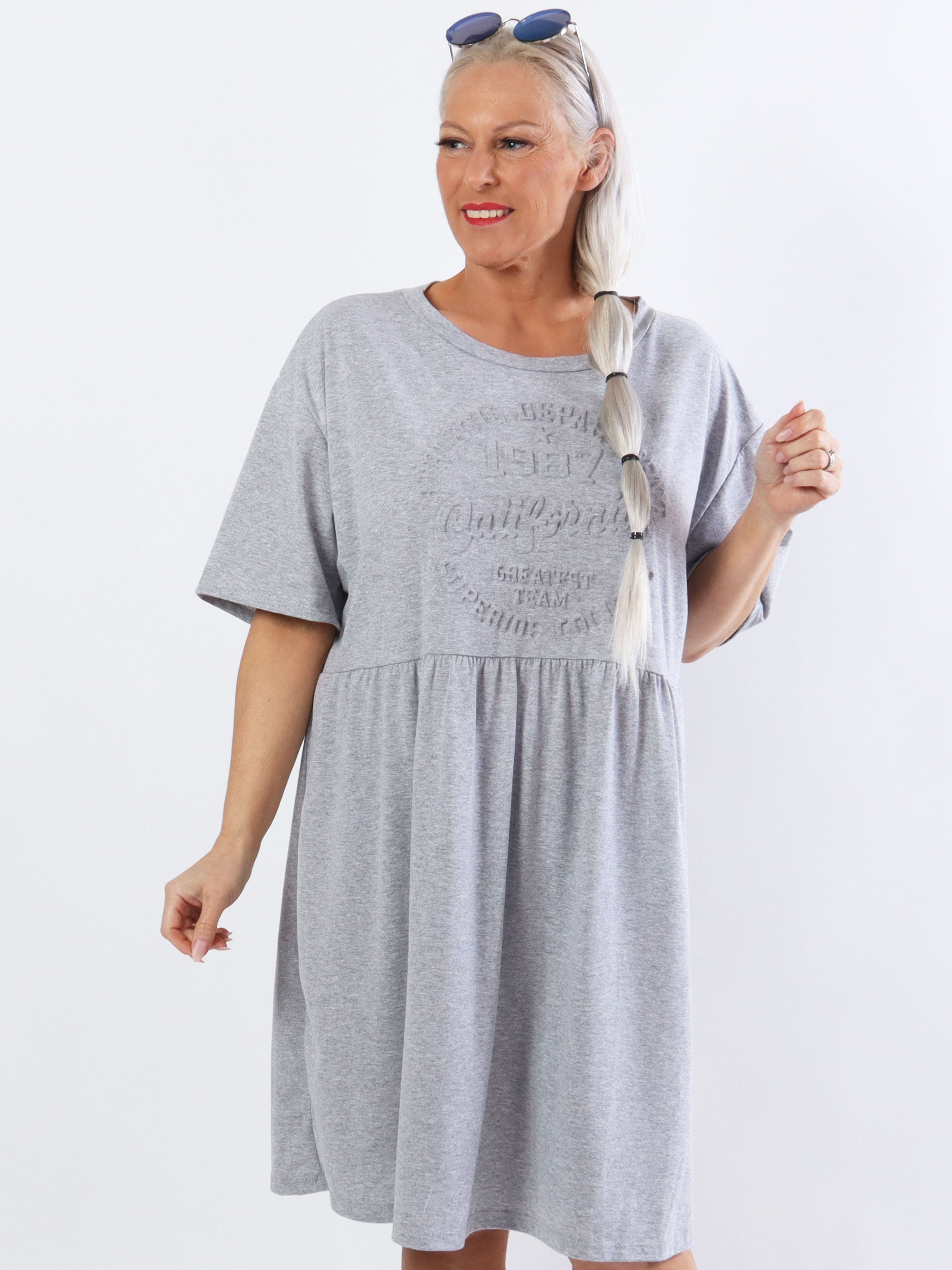 Mynte - Sød plus size kjole i bomuld med 3D tryk