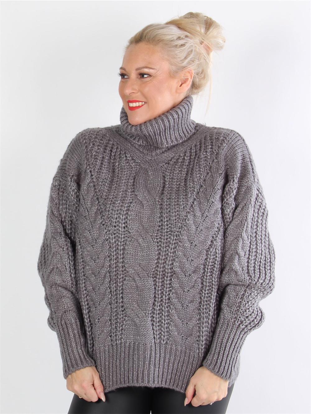 Naddia - Armygrøn striktrøje med turtleneck og kabelstrik