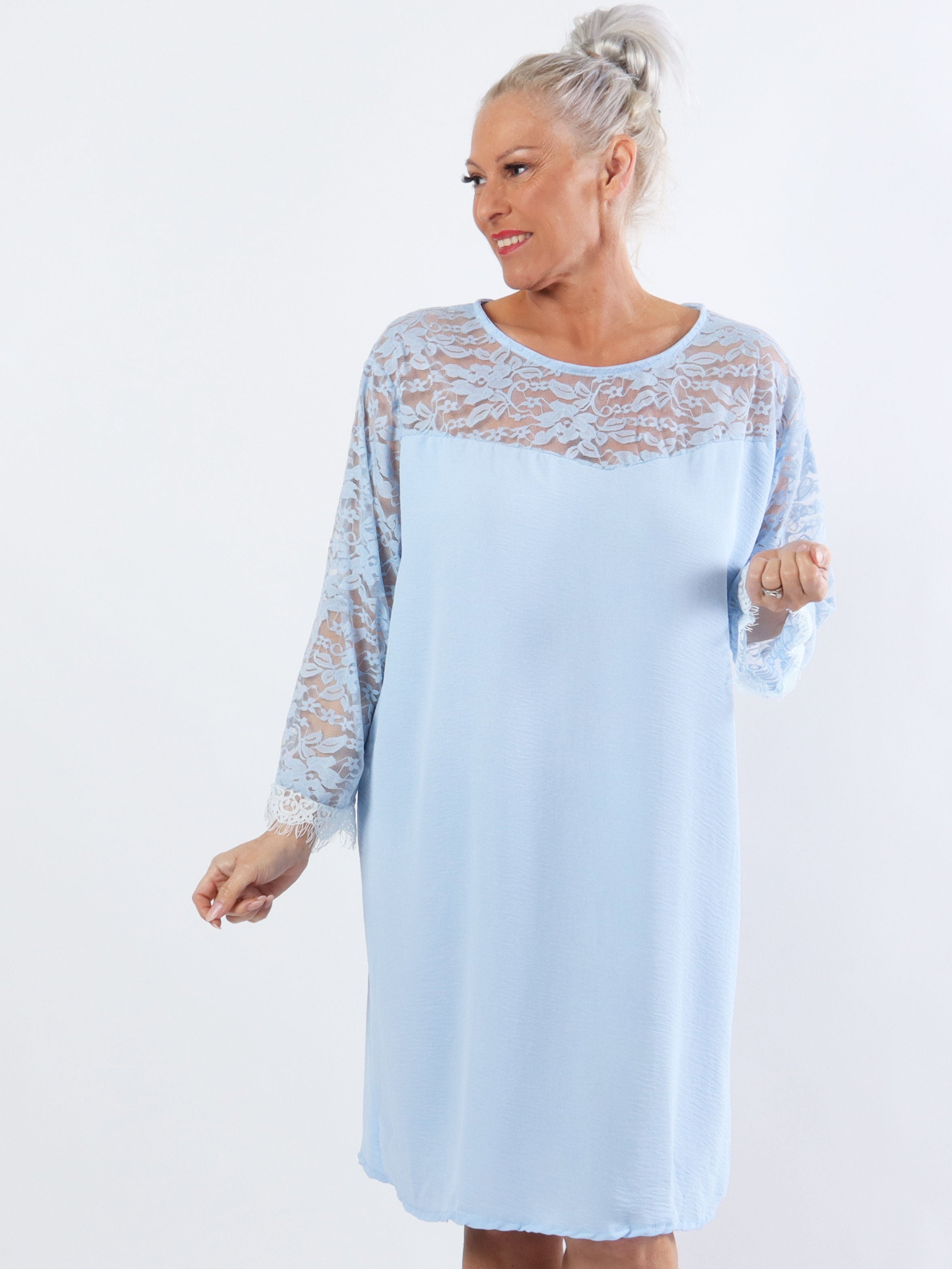 Nadine Dress - Sød blonde plus size kjole med sløjfe