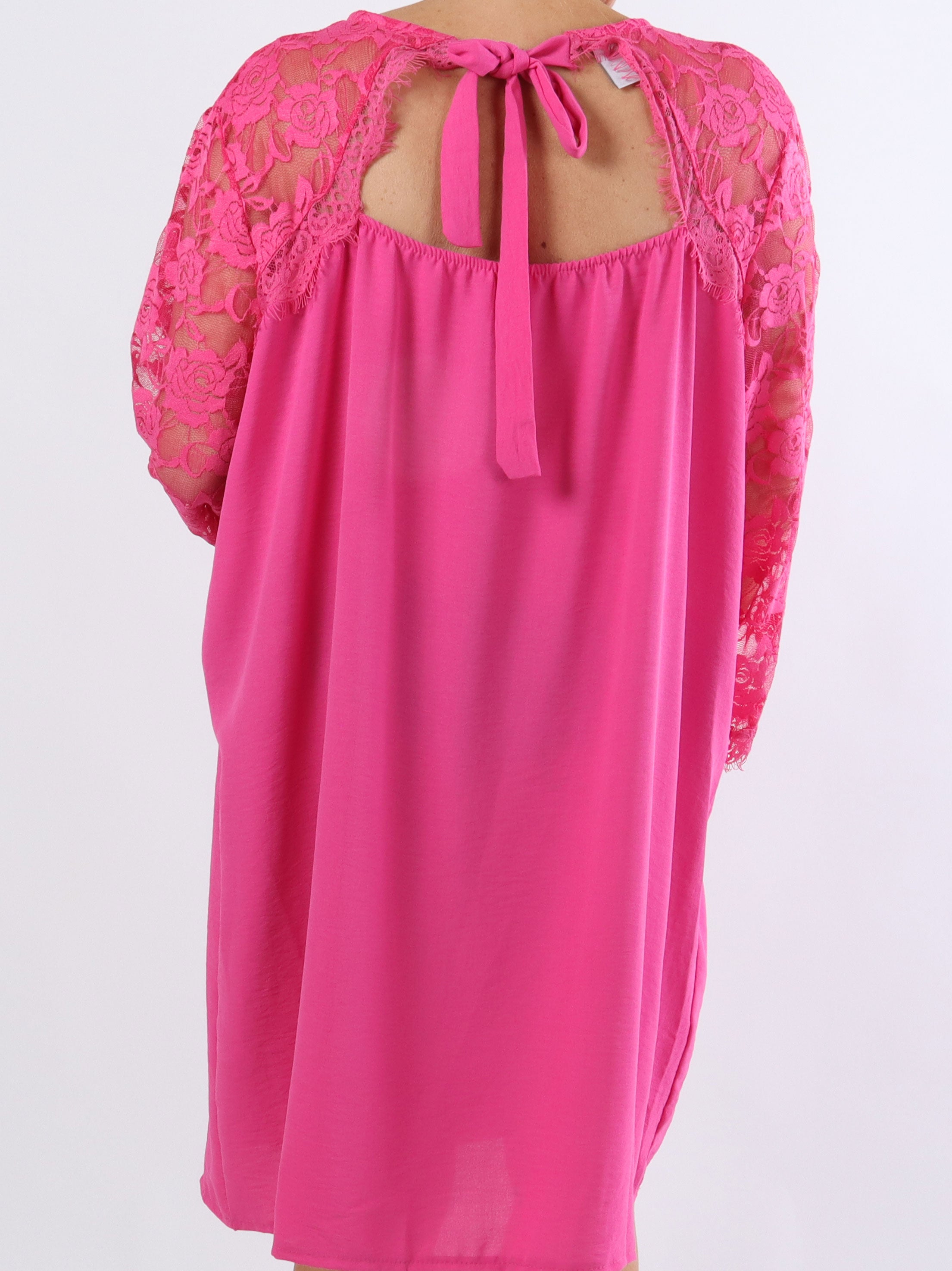 Nadine Dress - Sød blonde plus size kjole med sløjfe