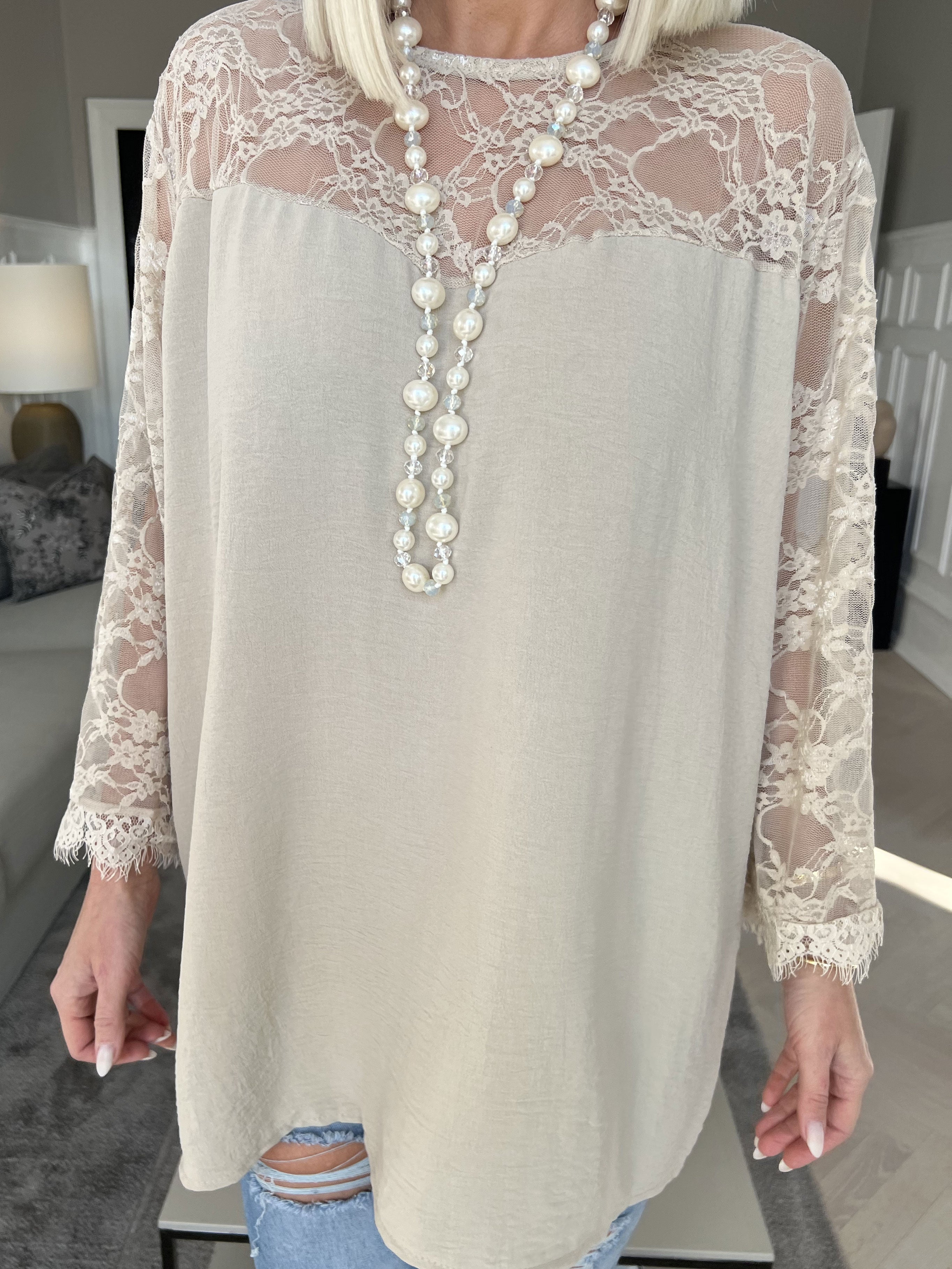 Nadine - Sød blonde tunika med sløjfe i ryggen