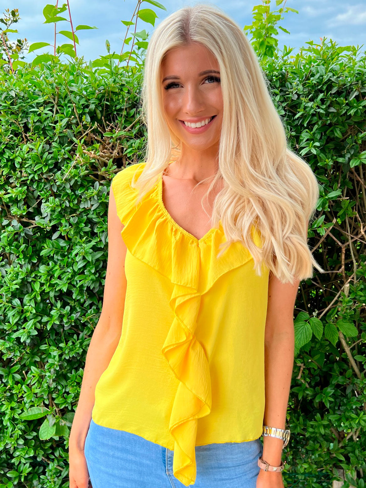 Nannali - Sød bluse med flæsekant