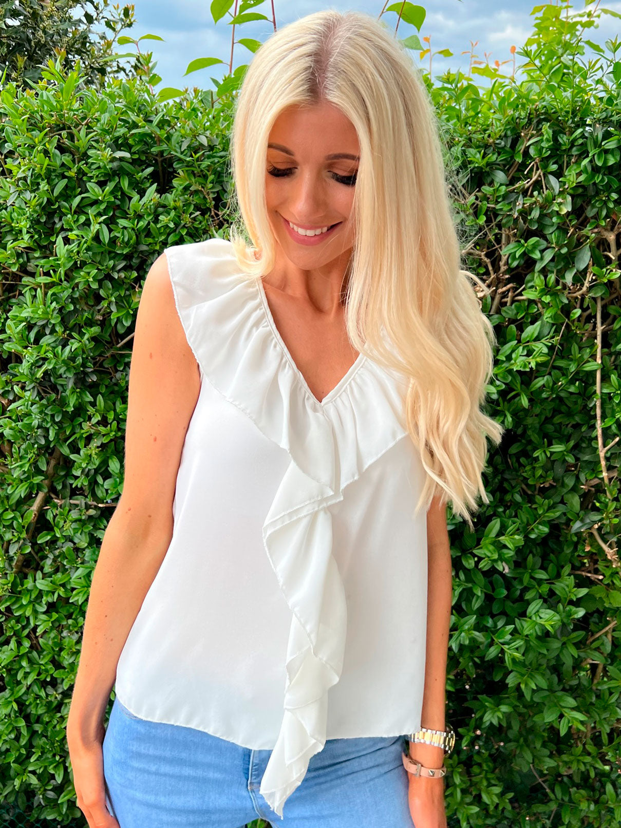 Nannali - Sød bluse med flæsekant