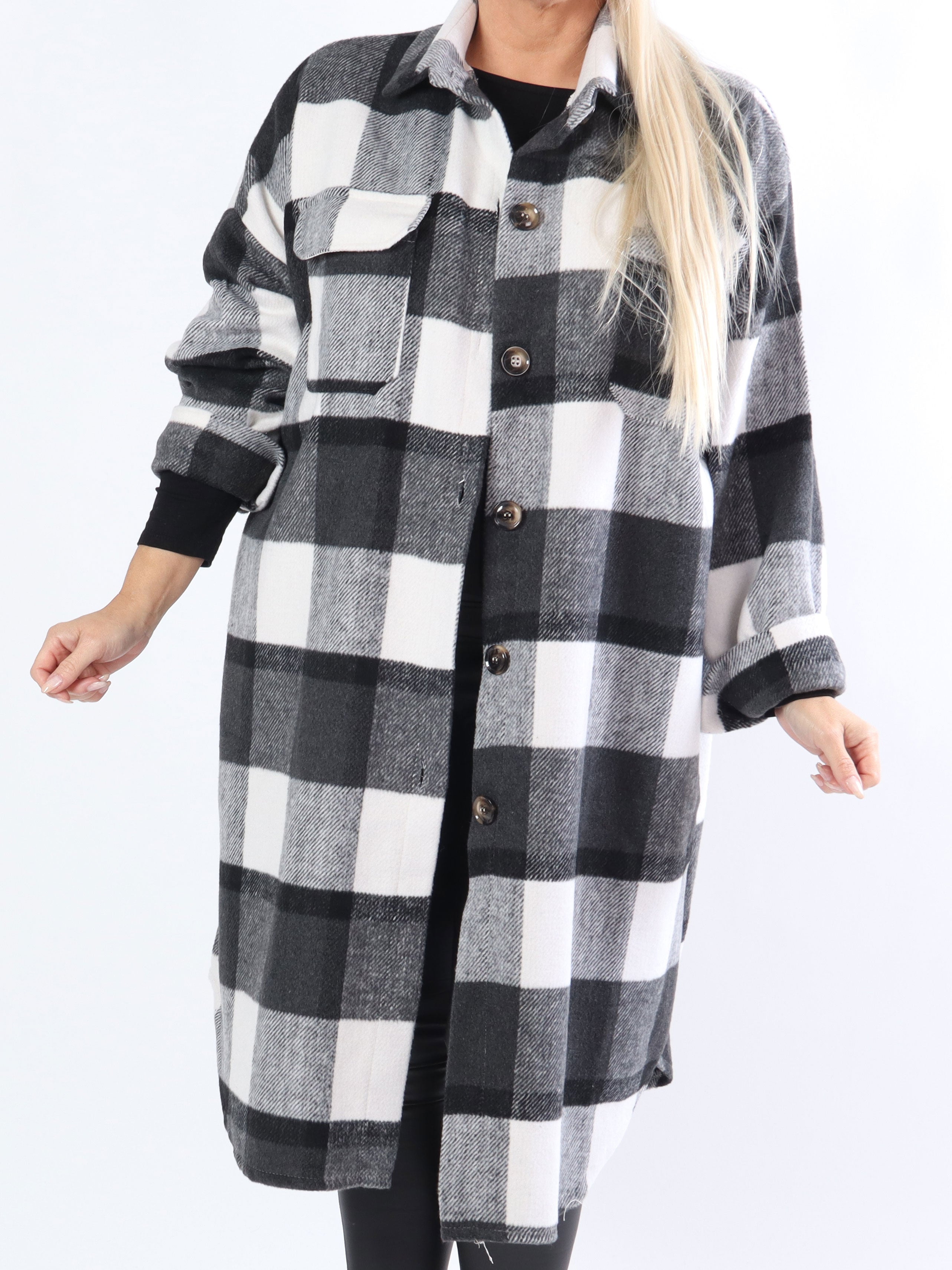 Natalia - Lang ternet plus size jakke med knapper