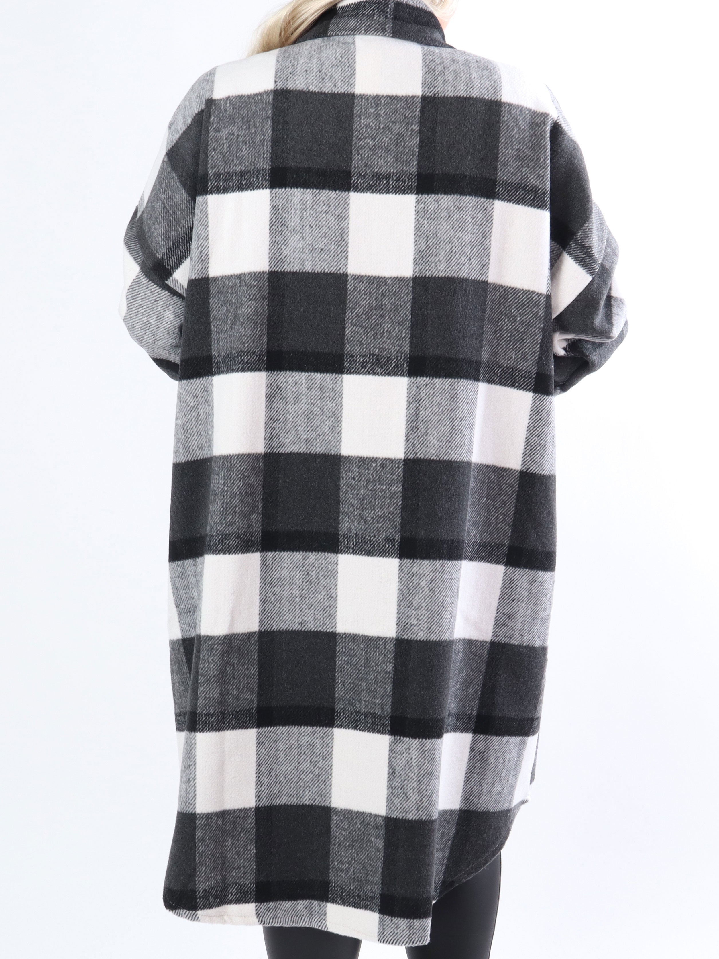 Natalia - Lang ternet plus size jakke med knapper