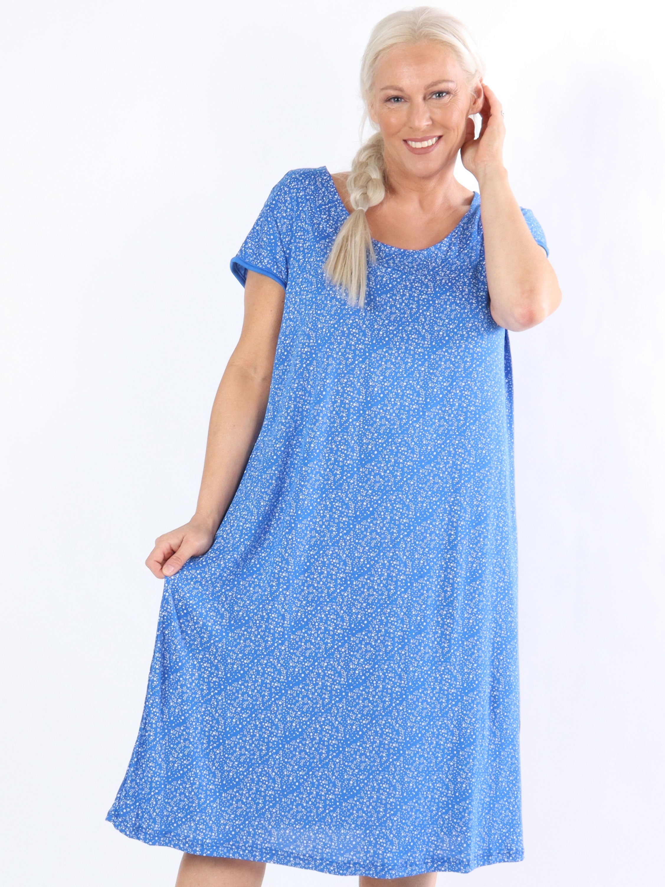 Natalia - Elastisk kjole med små hvide prikker