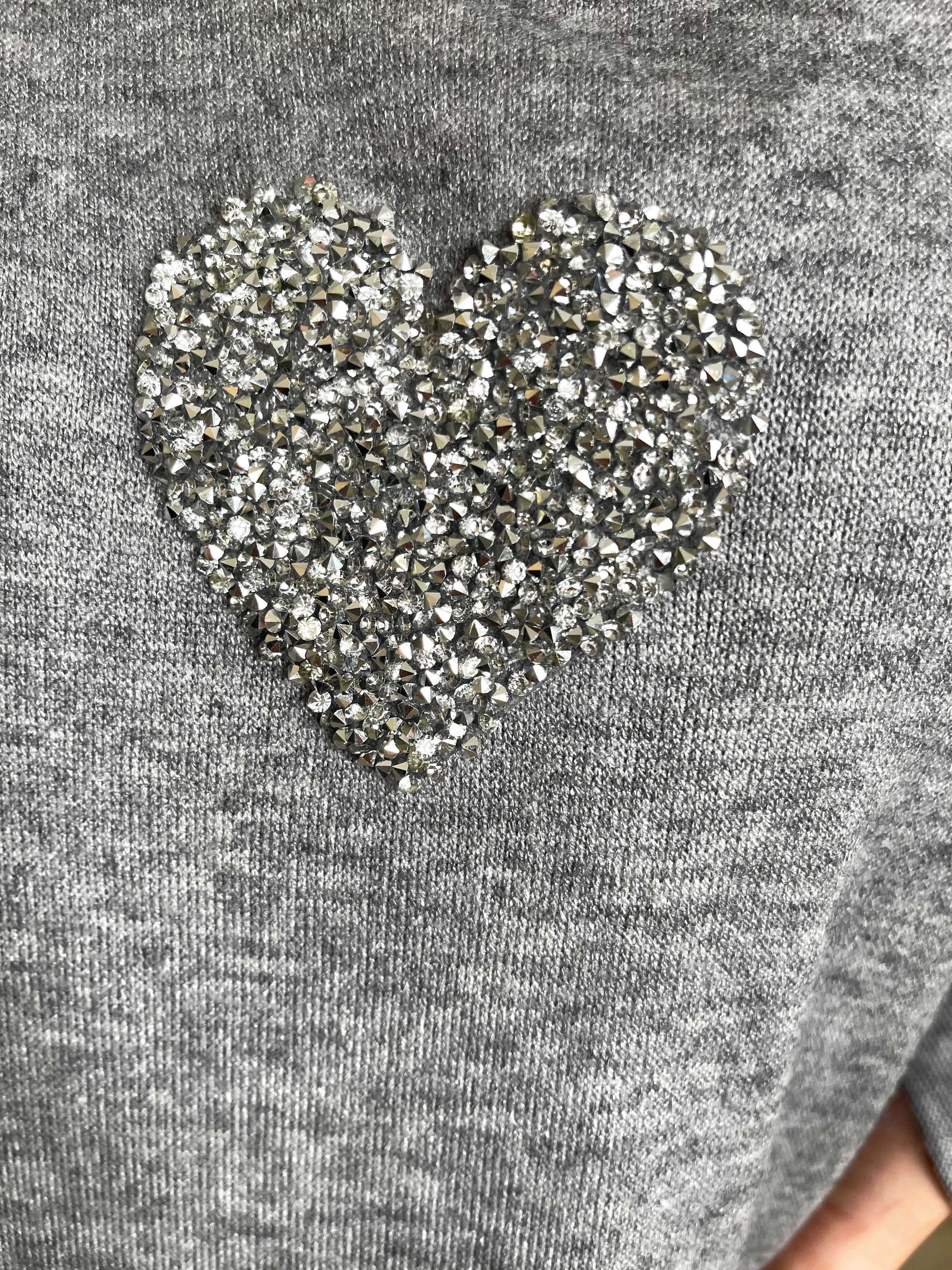 Nayara - Blød bluse med lille sølvhjerte