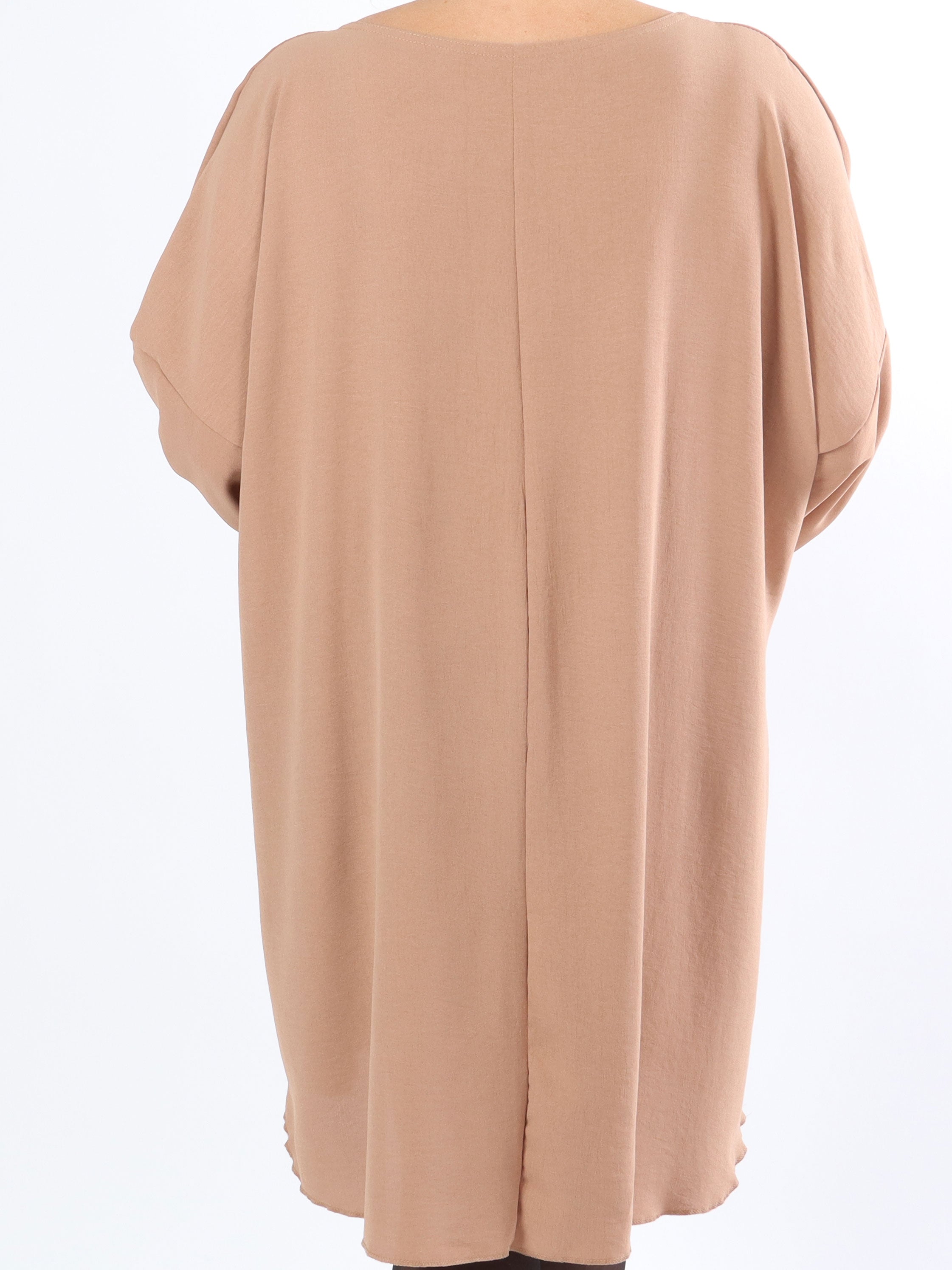 Nella - Cool plussize kjole med guldskrift