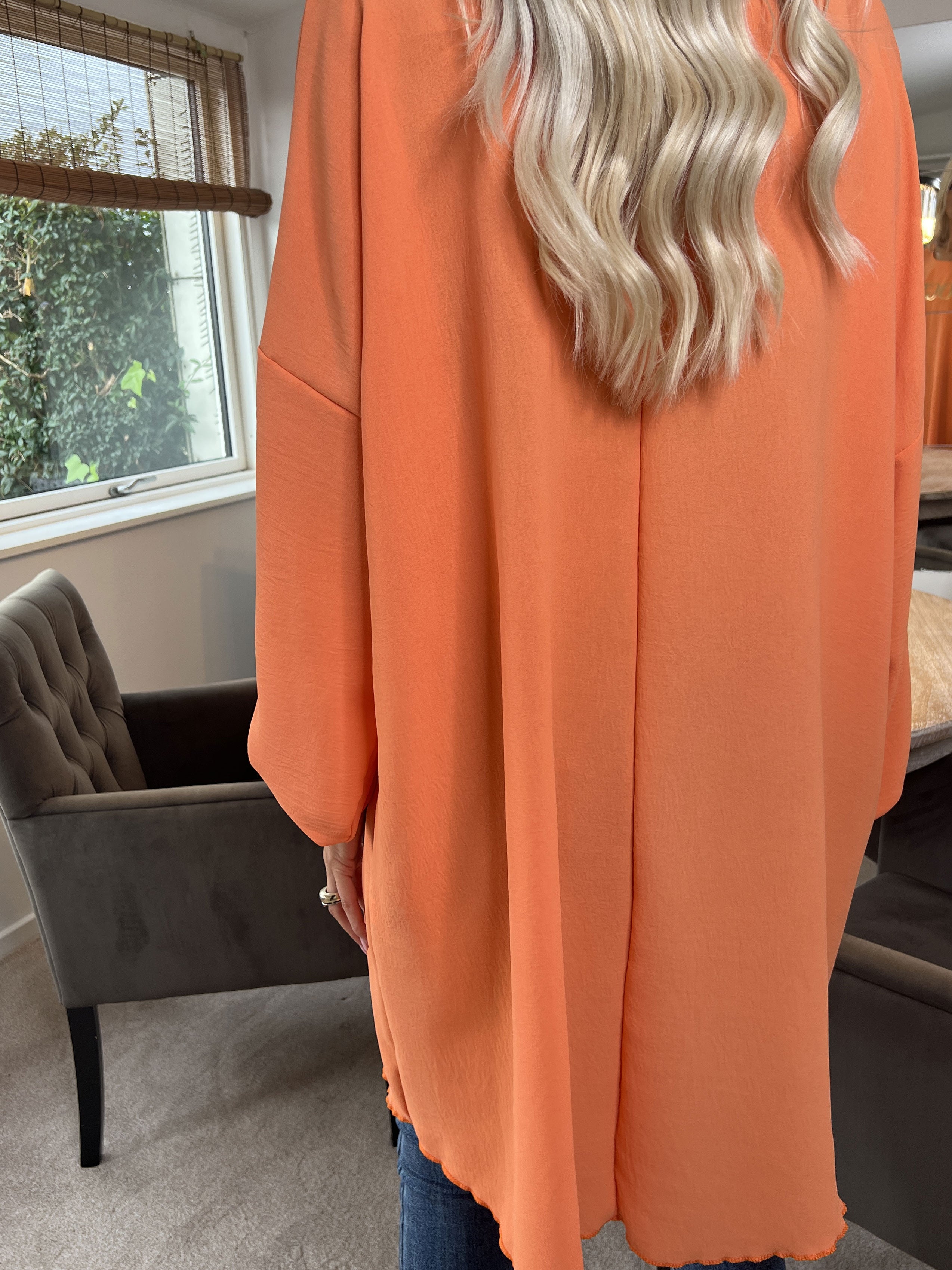 Nella - Cool kjole med skrift