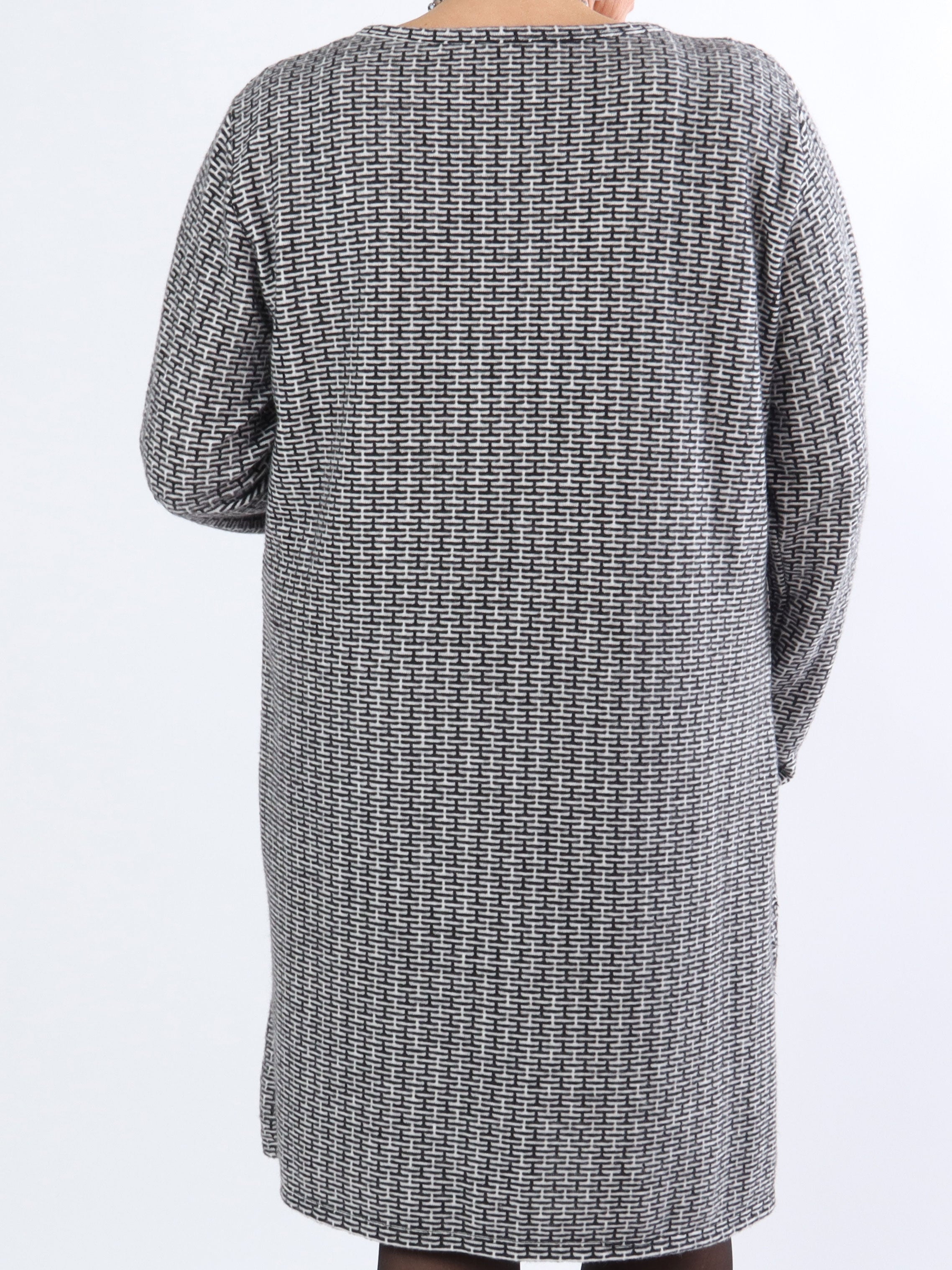 Nelma - Fin plus size kjole med mønstre