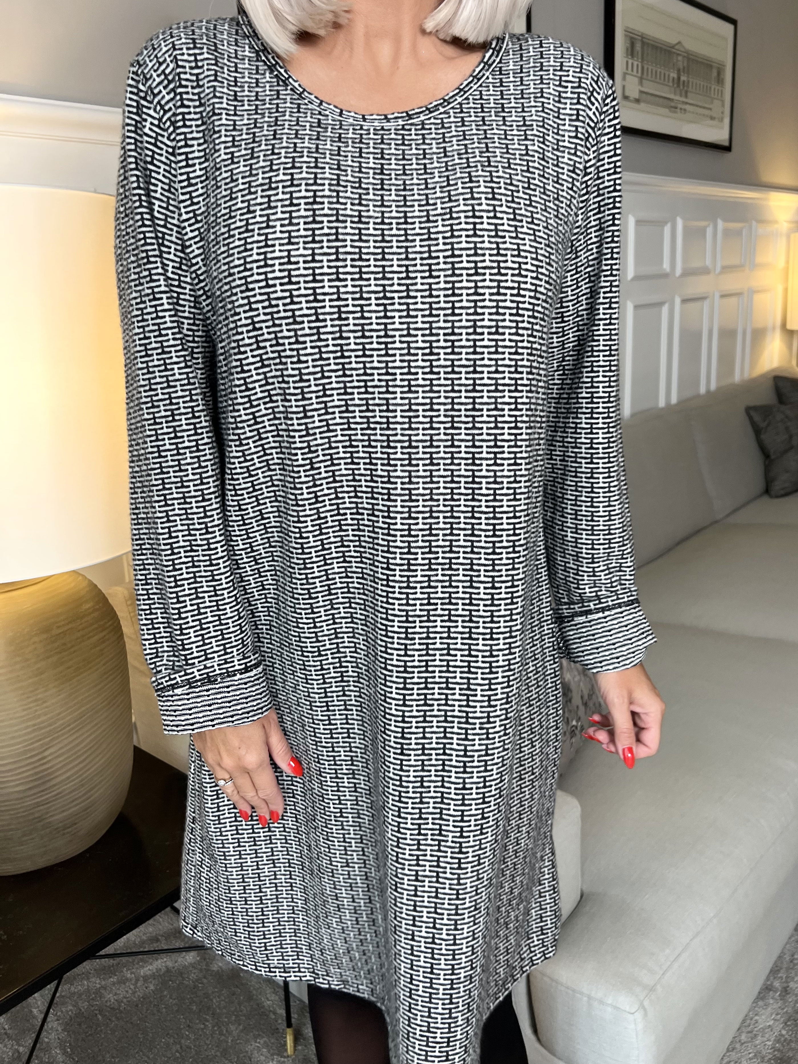 Nelma - Super fin kjole med mønstre