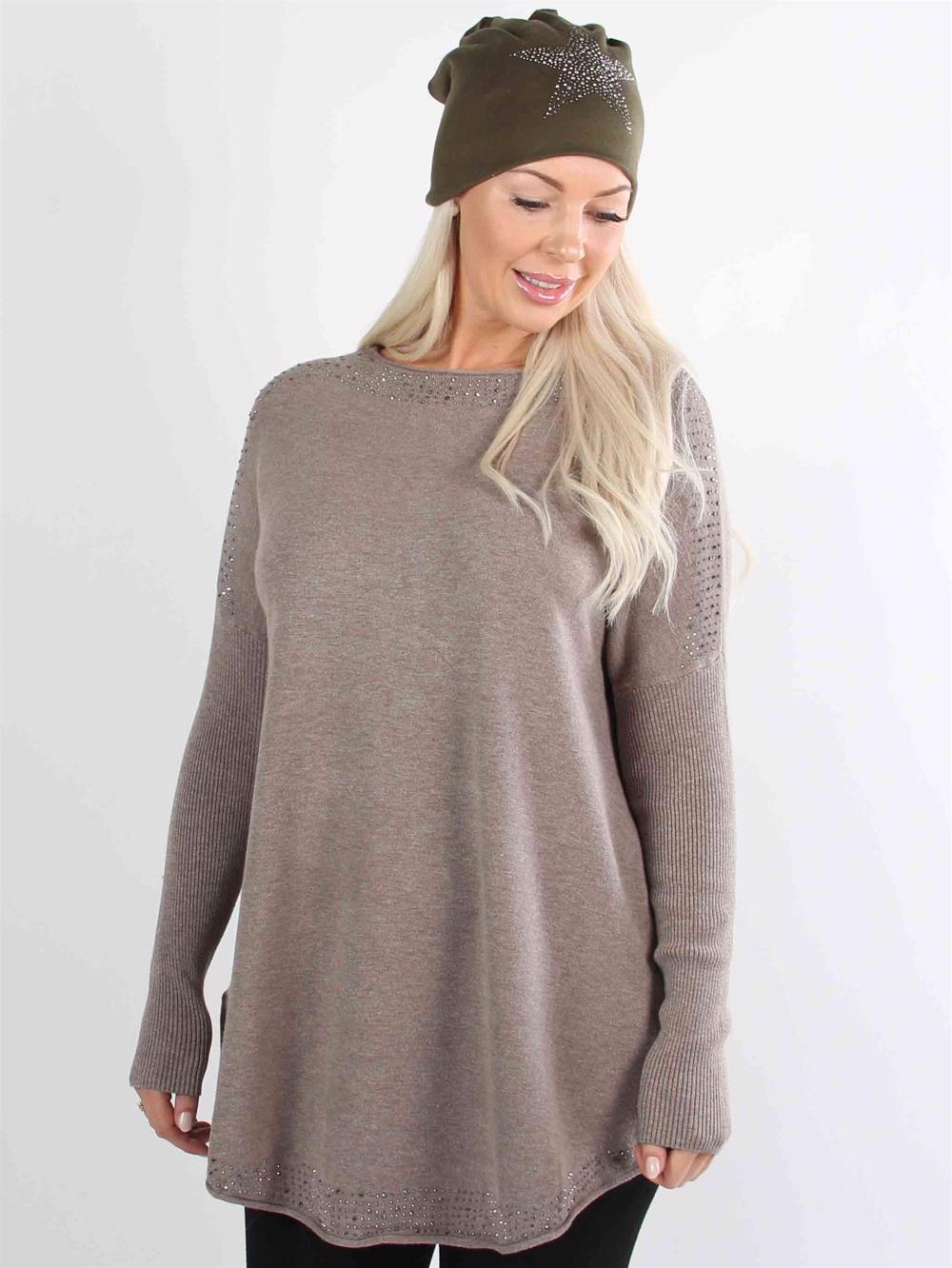 Nicoleja - Beigefarvet strikbluse med similisten