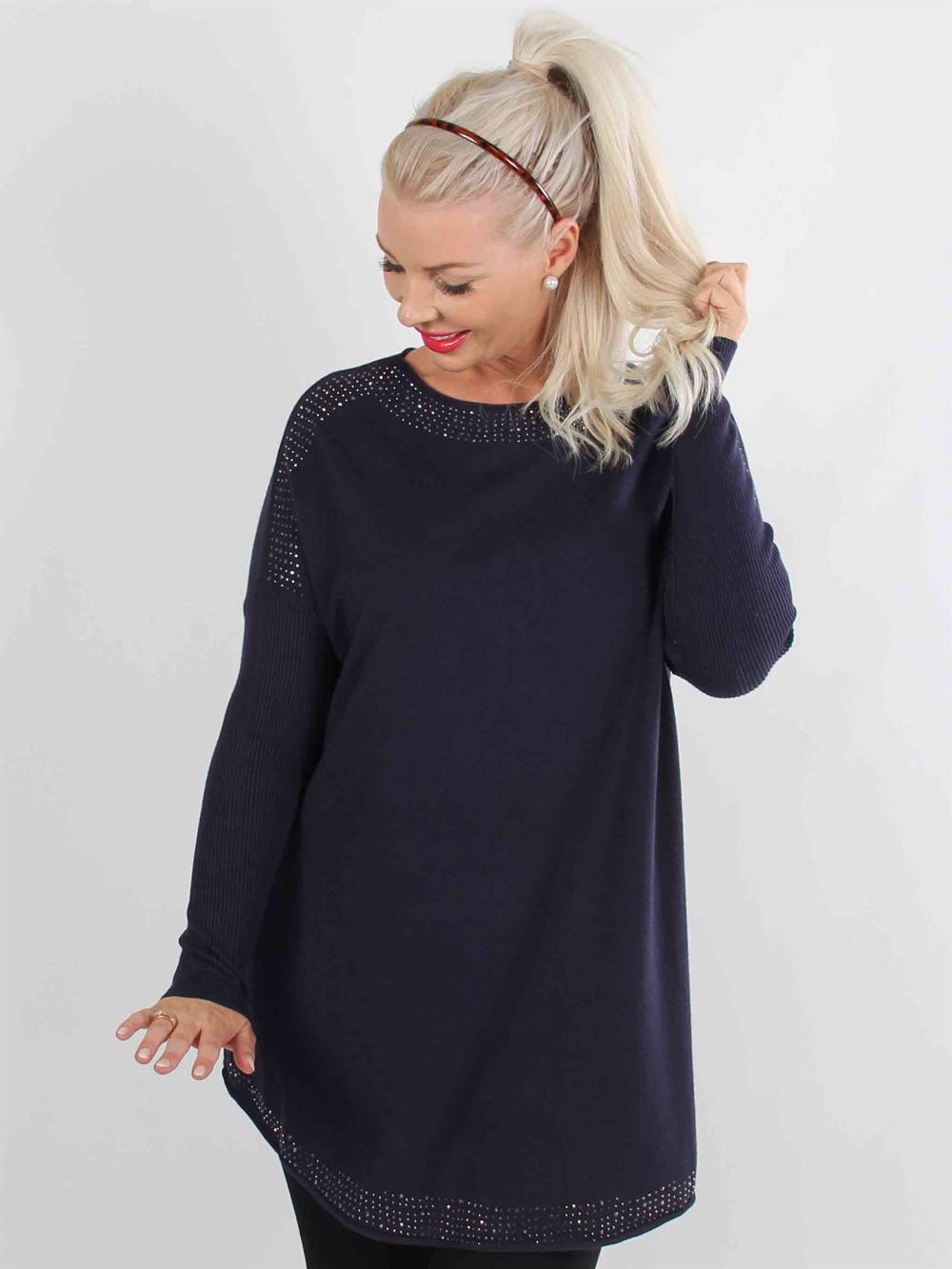 Nicoleja - Beigefarvet strikbluse med similisten