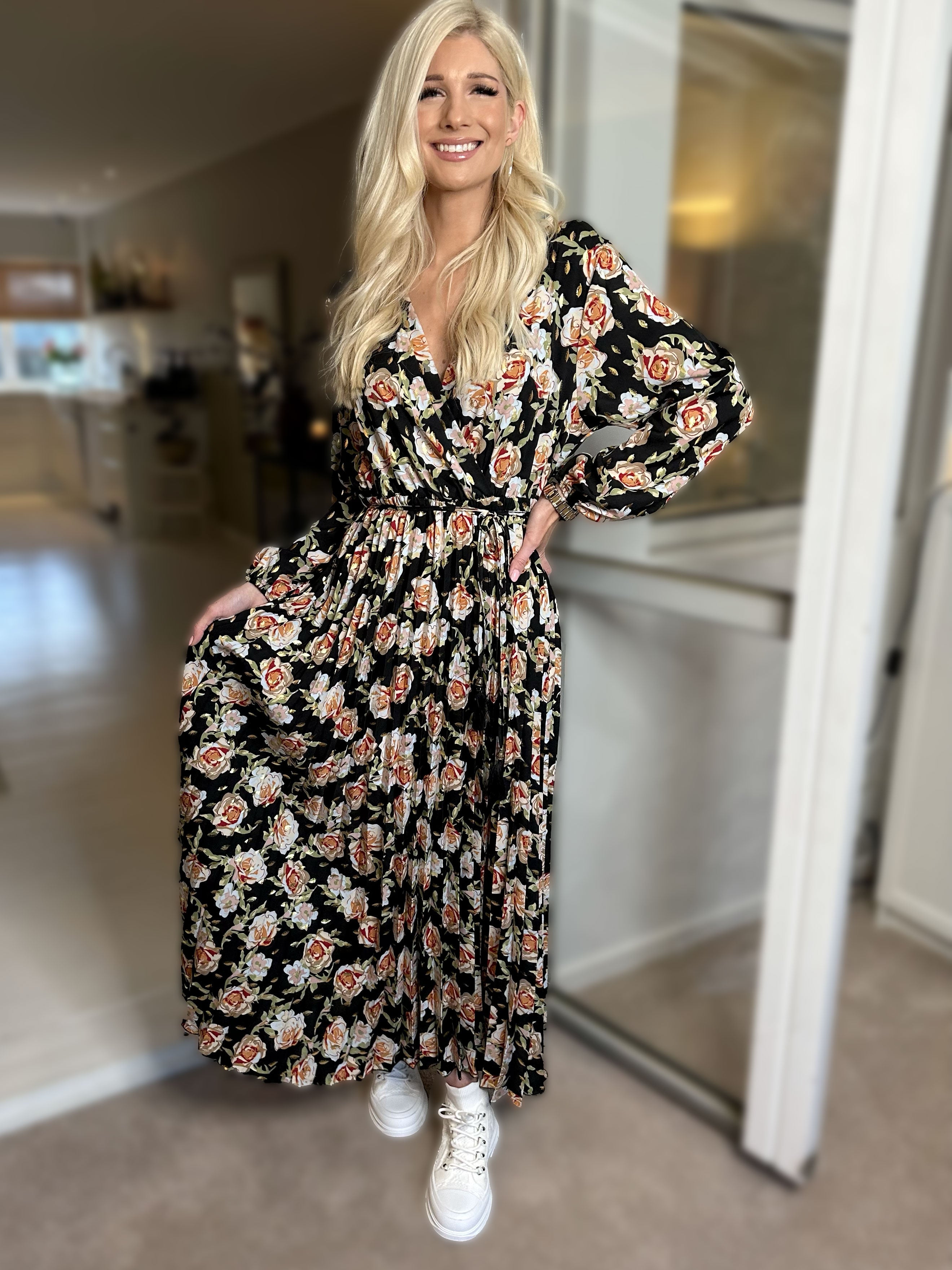 Marinella Rose -  Smuk lang kjole med rosemotiv