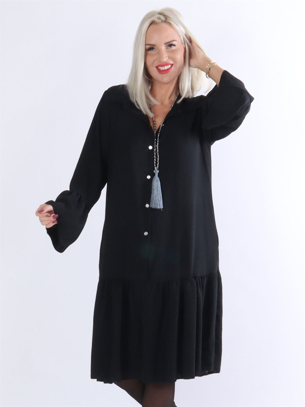 Nicolina - Kjole med flæsedetaljer