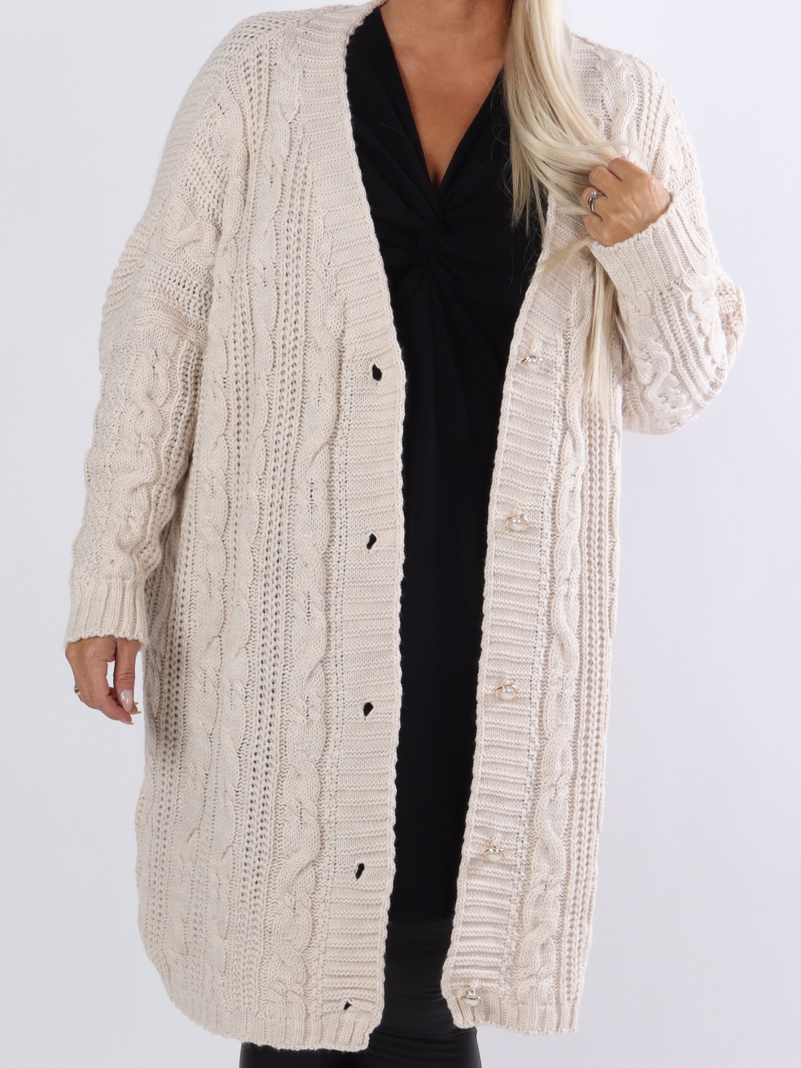 Noa - Plus size cardigan med kabelstrik