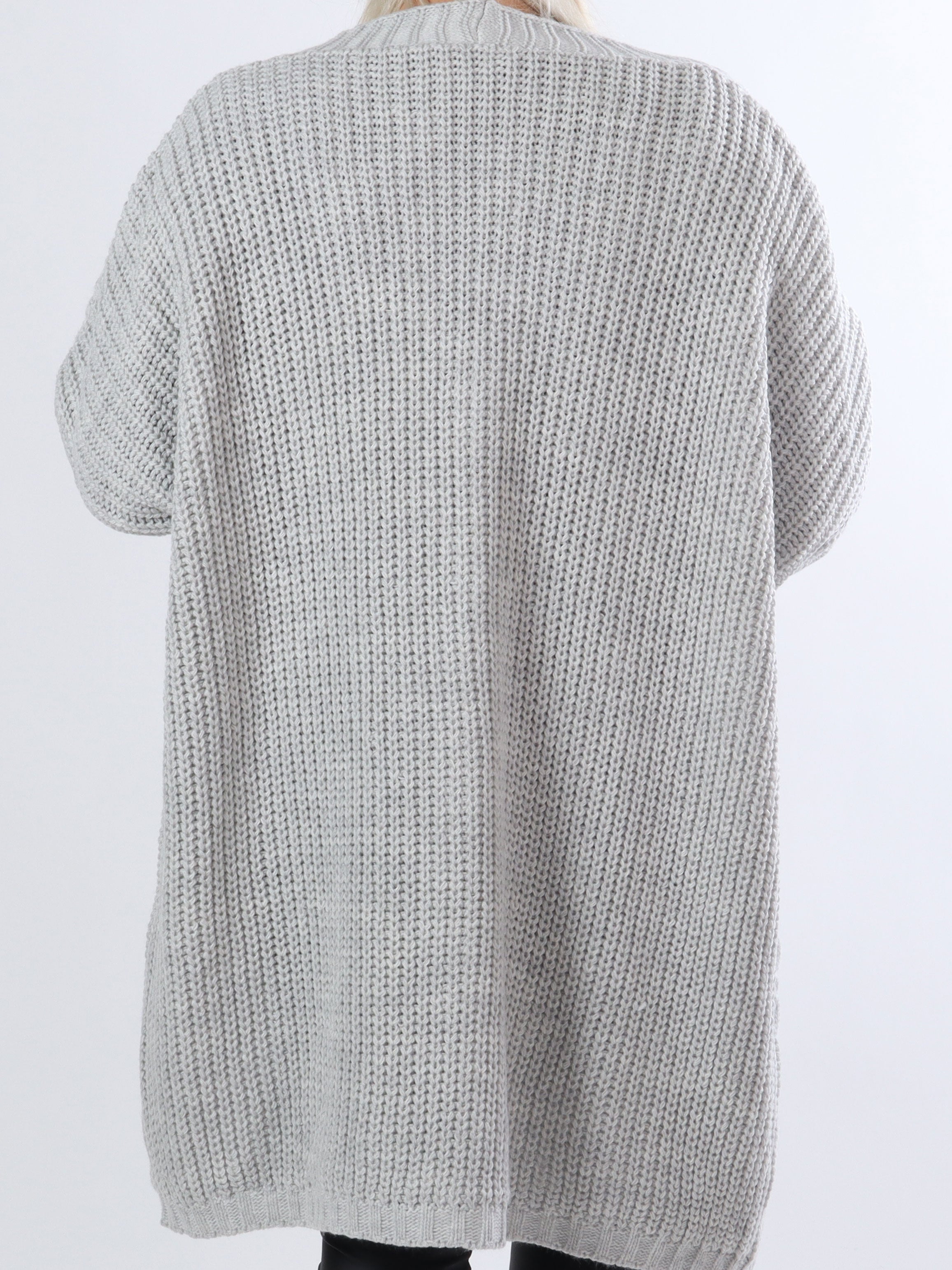 Noa - Plus size cardigan med kabelstrik