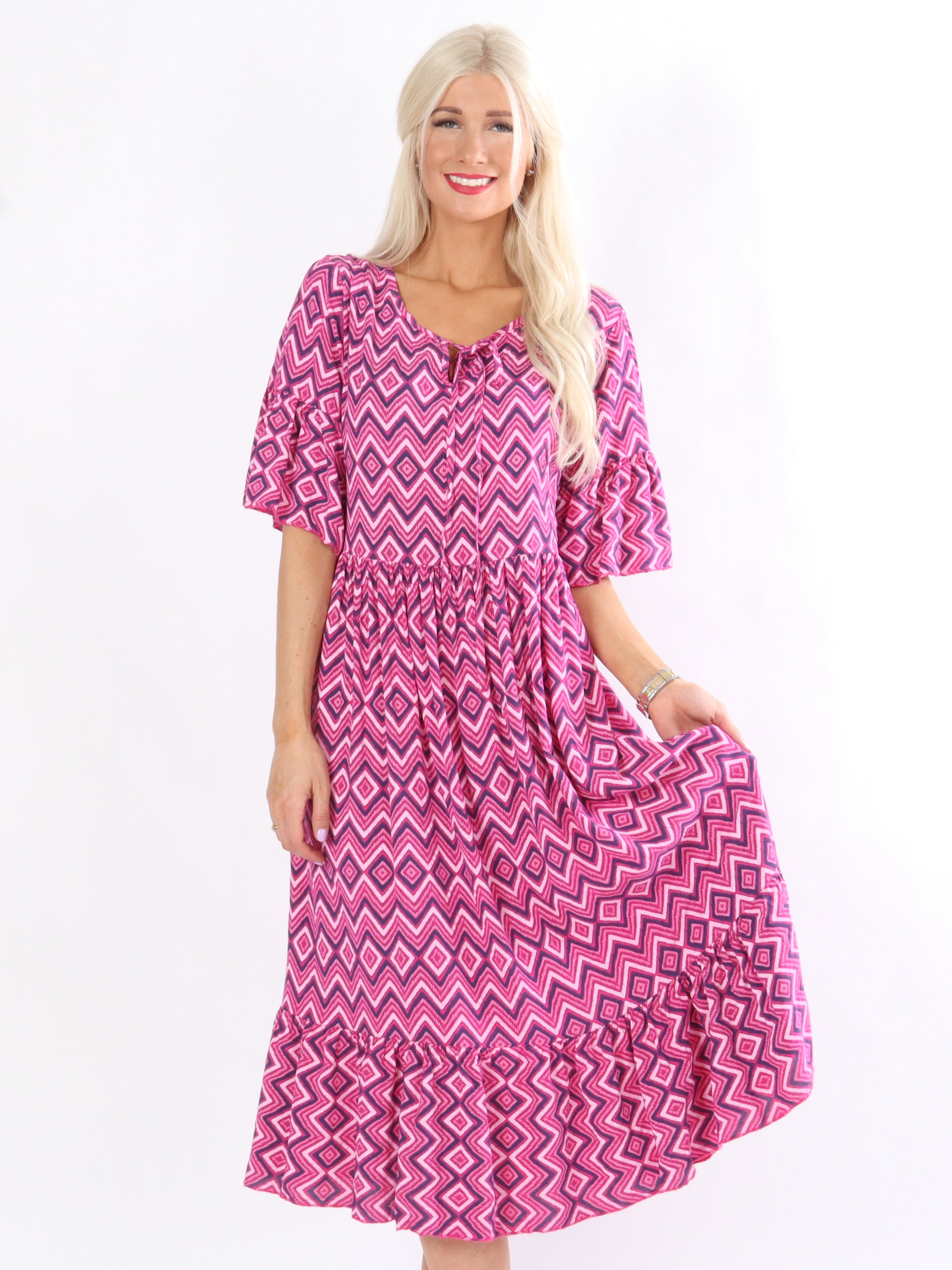 Noa - Armygrøn lang mønstret kjole med lille bindebånd i udskæringen