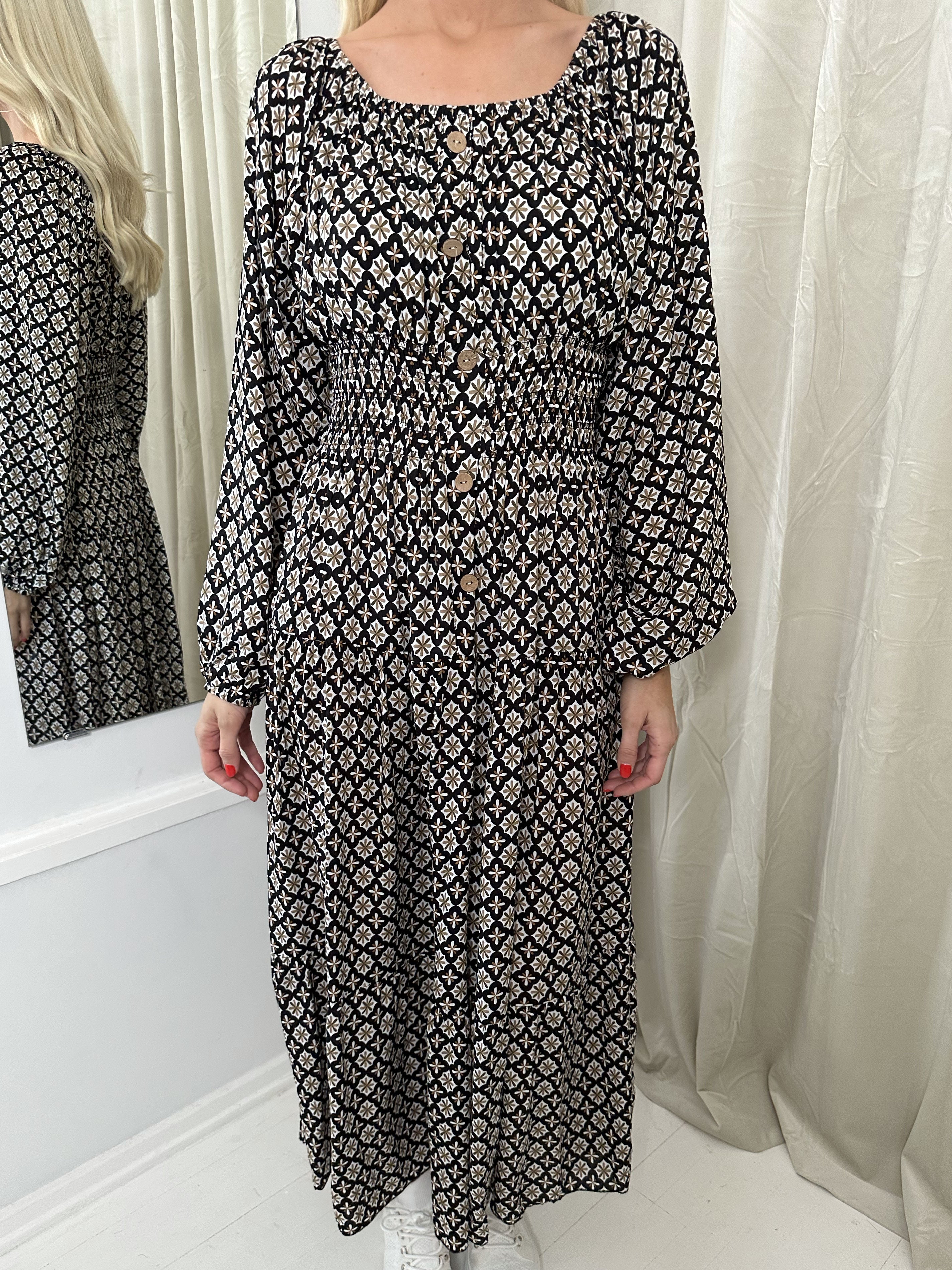 Noemi - Lang kjole med bred elastik i taljen